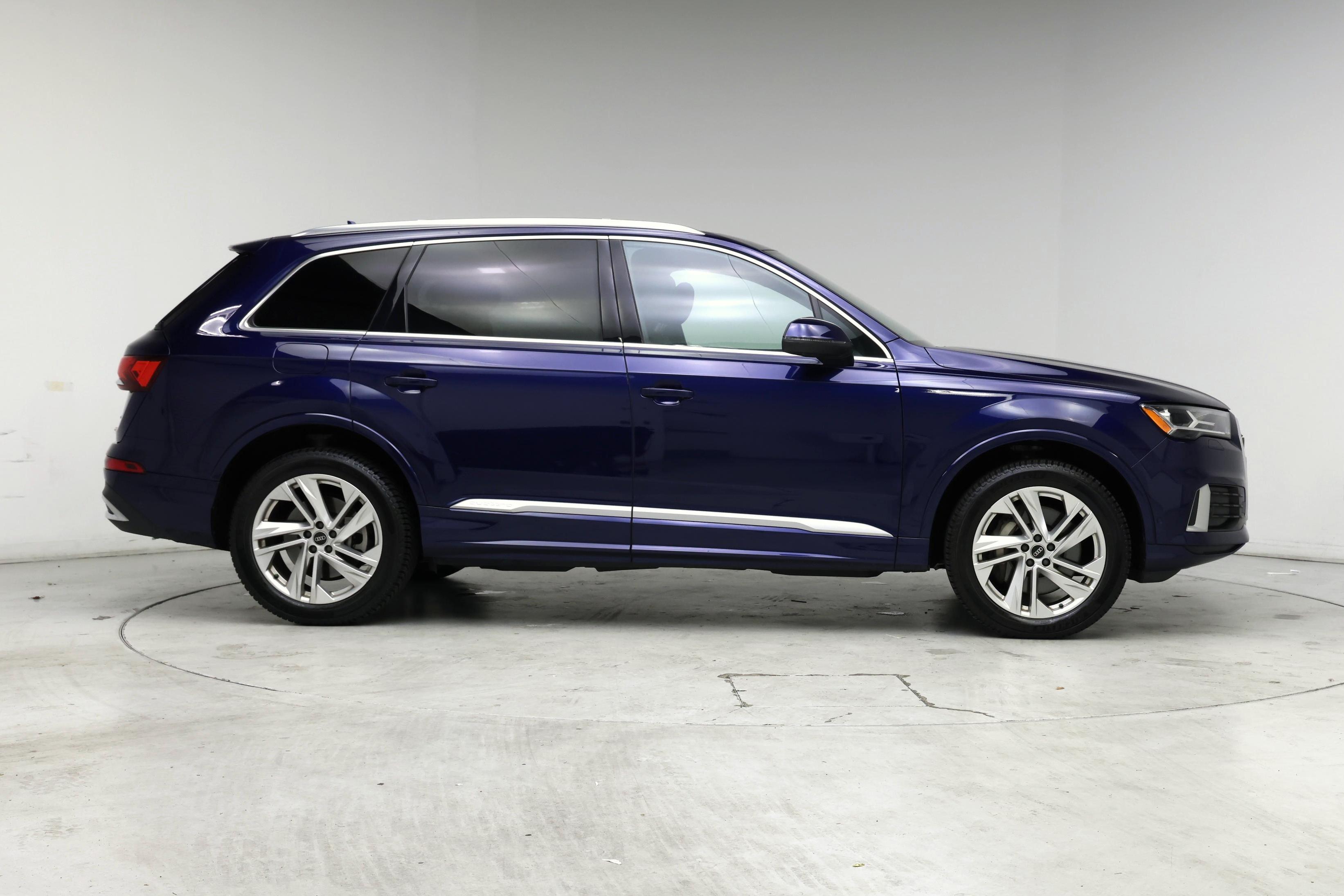 Thumbnail: 2021 Audi Q7 - 7