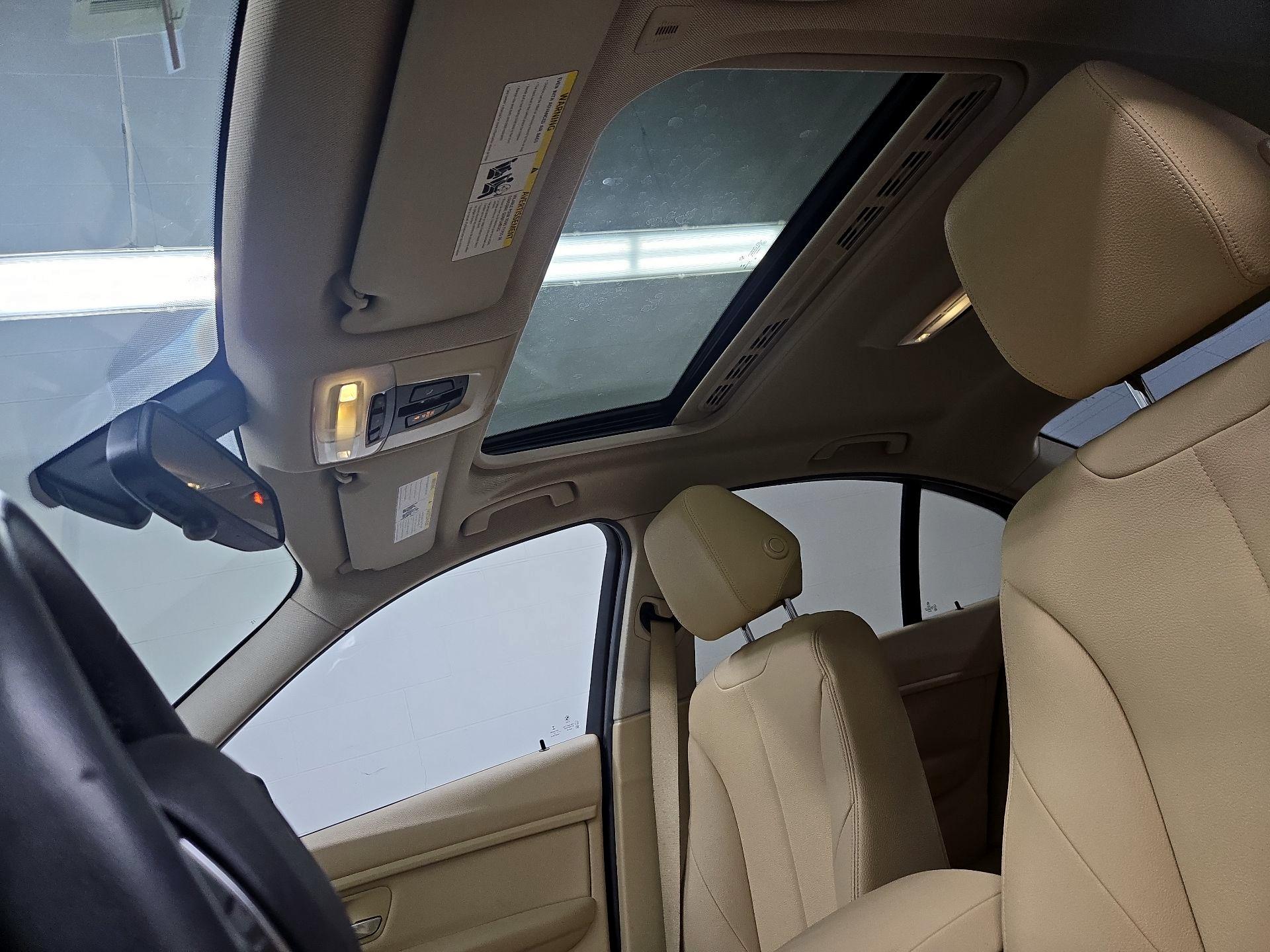 Thumbnail: 2015 BMW 3 Series - 20