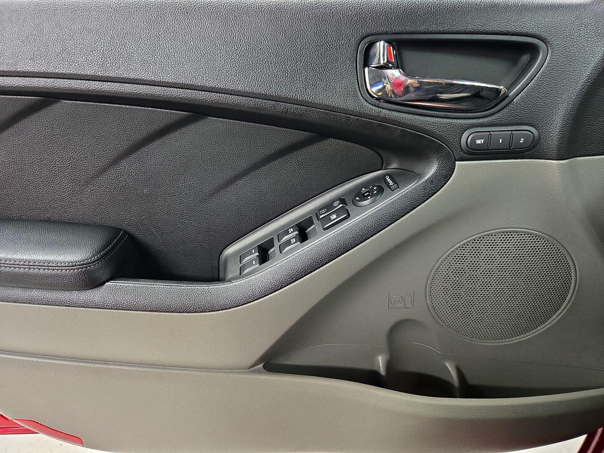 Thumbnail: 2014 Kia Forte - 12