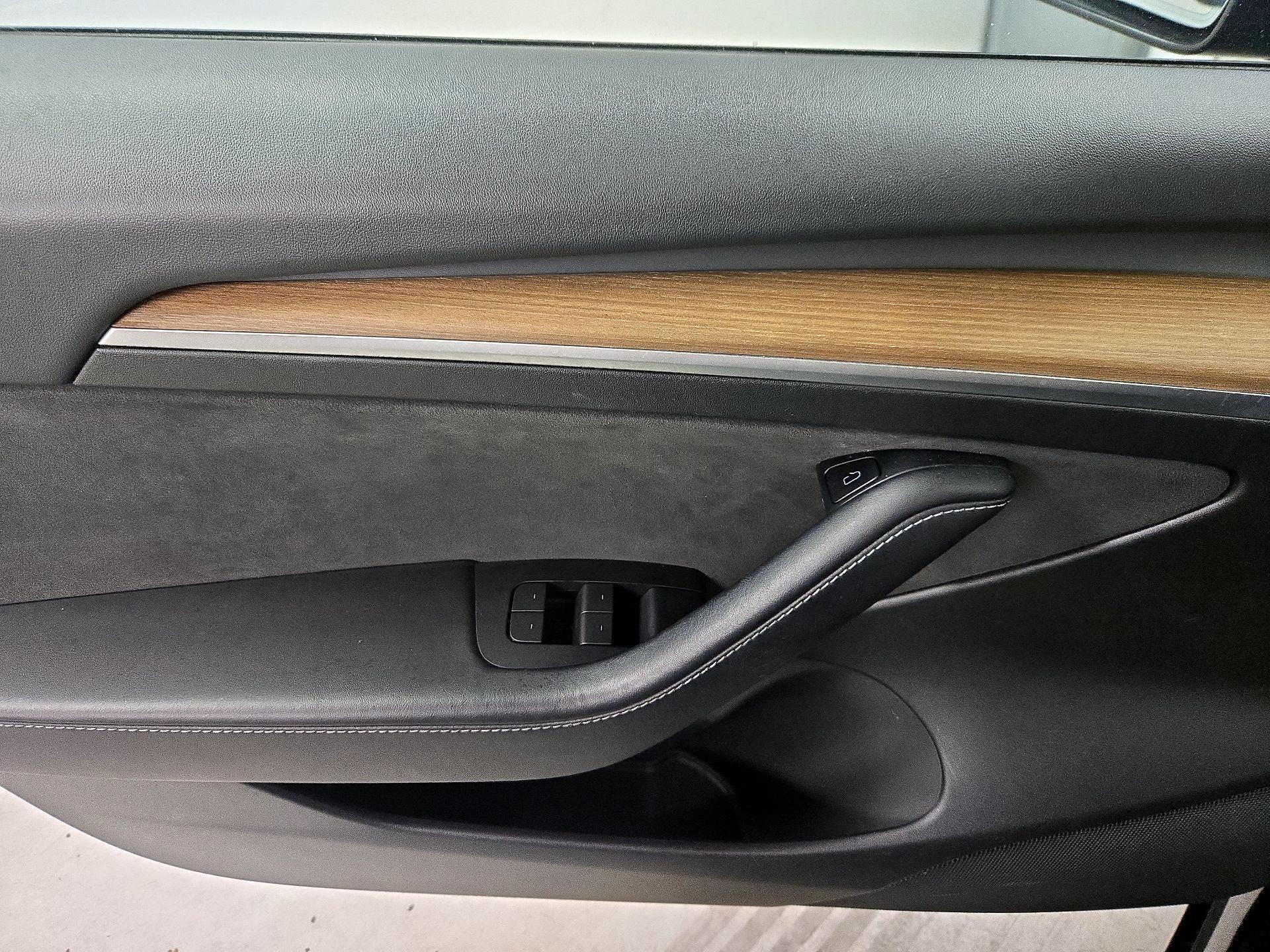 Thumbnail: 2023 Tesla Model 3 - 12