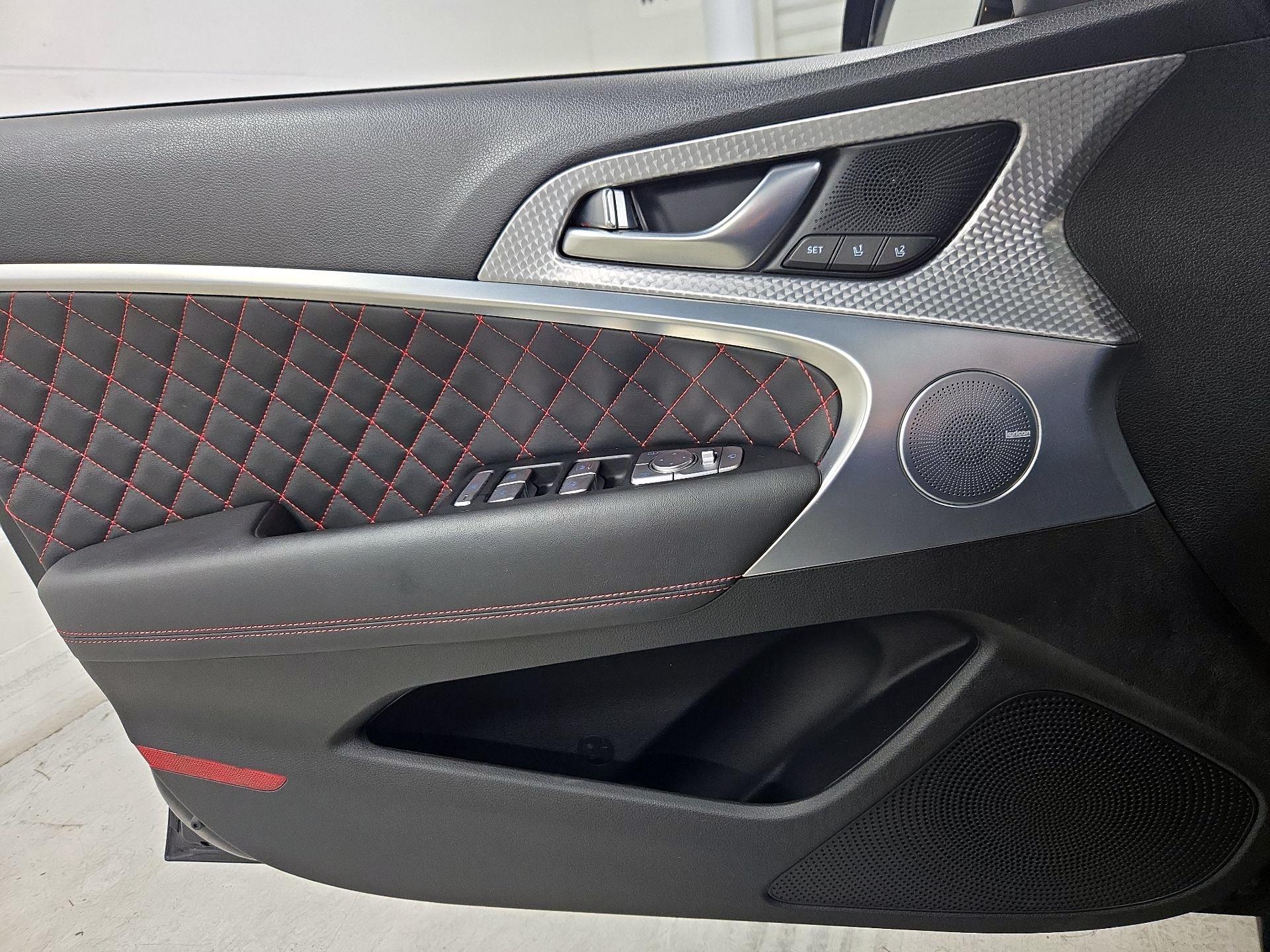 Thumbnail: 2022 Genesis G70 - 12