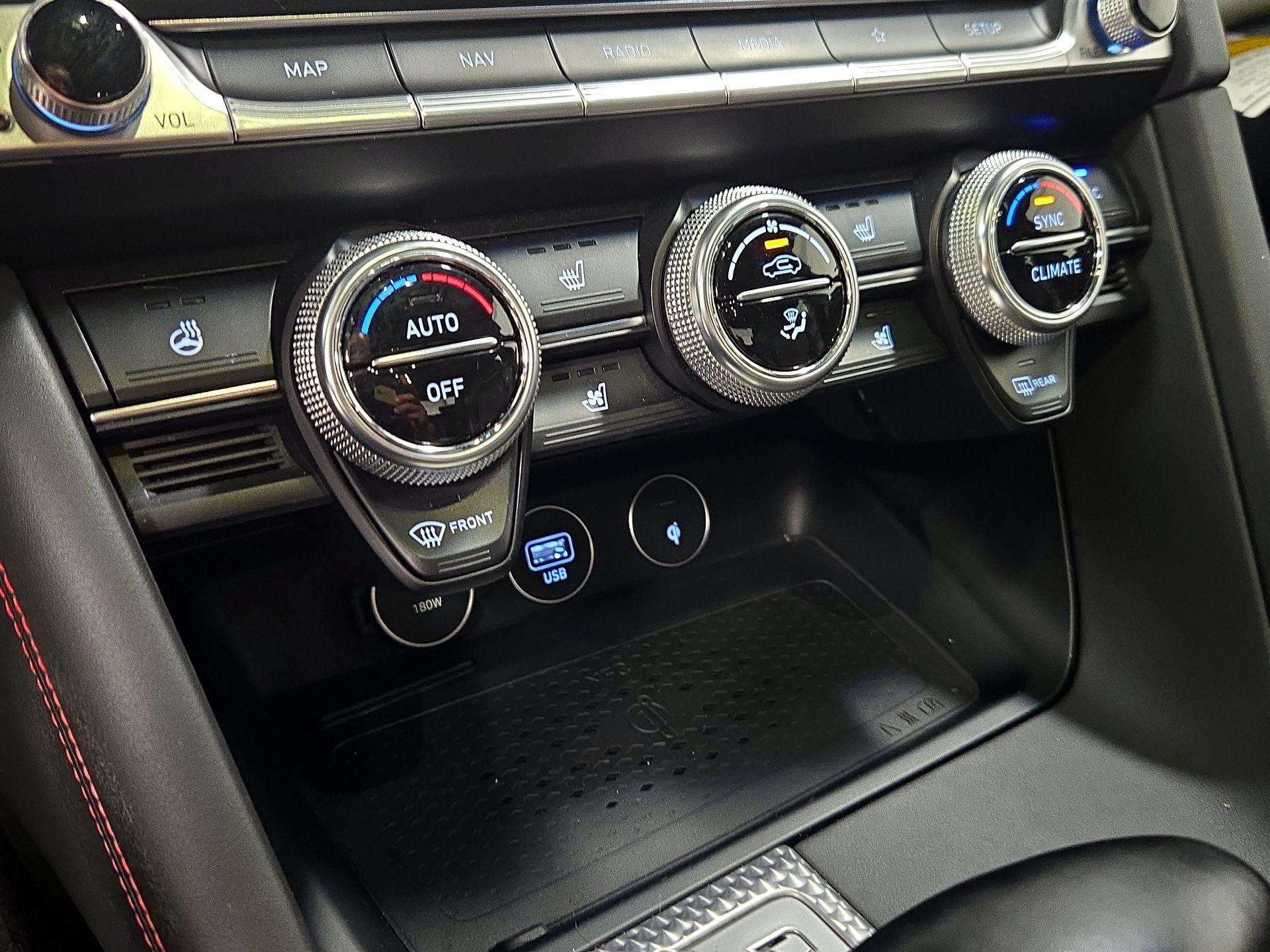 Thumbnail: 2022 Genesis G70 - 17