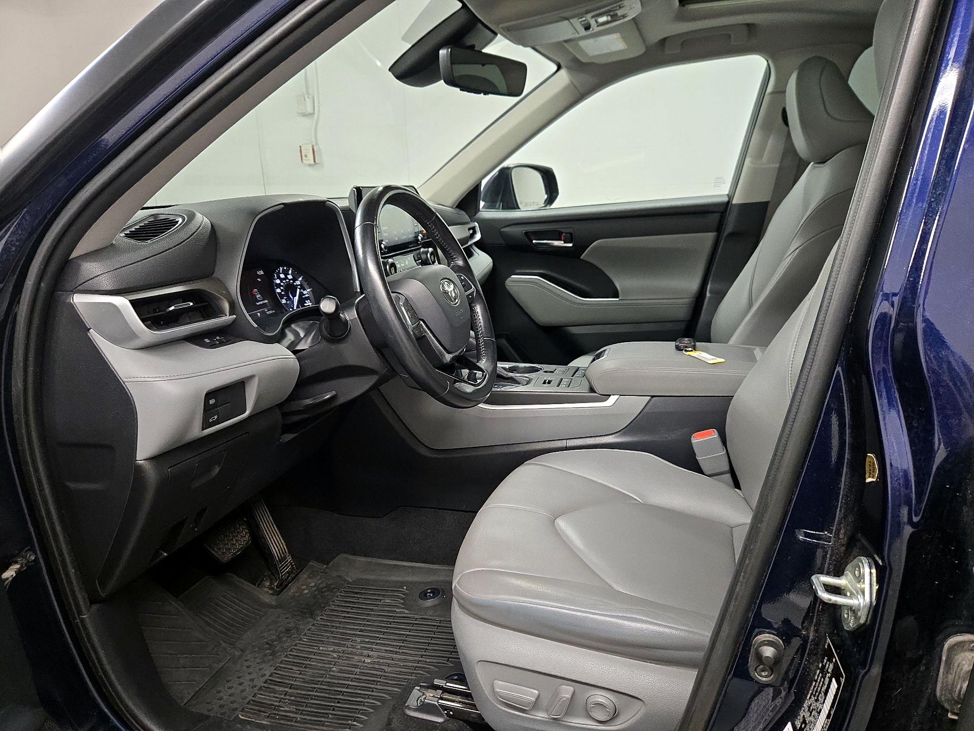 Thumbnail: 2020 Toyota Highlander - 11