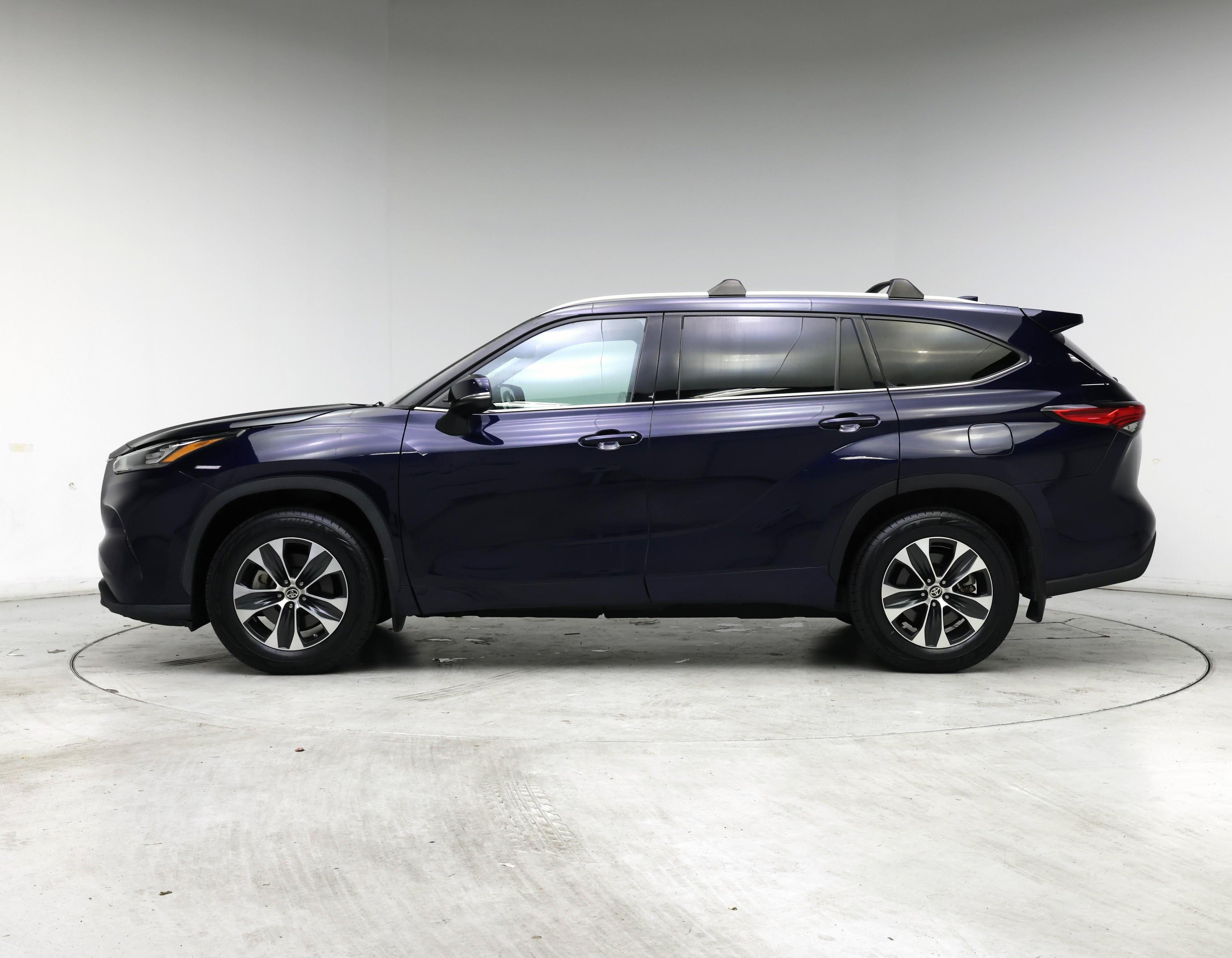 Thumbnail: 2020 Toyota Highlander - 3