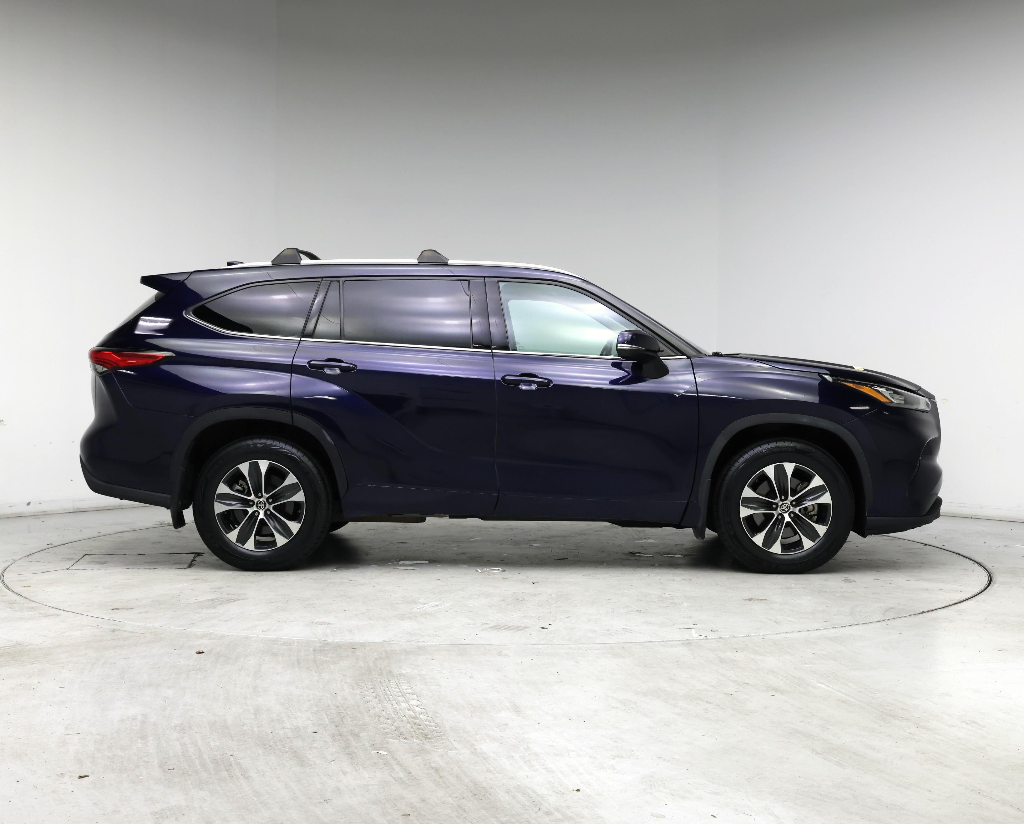 Thumbnail: 2020 Toyota Highlander - 7