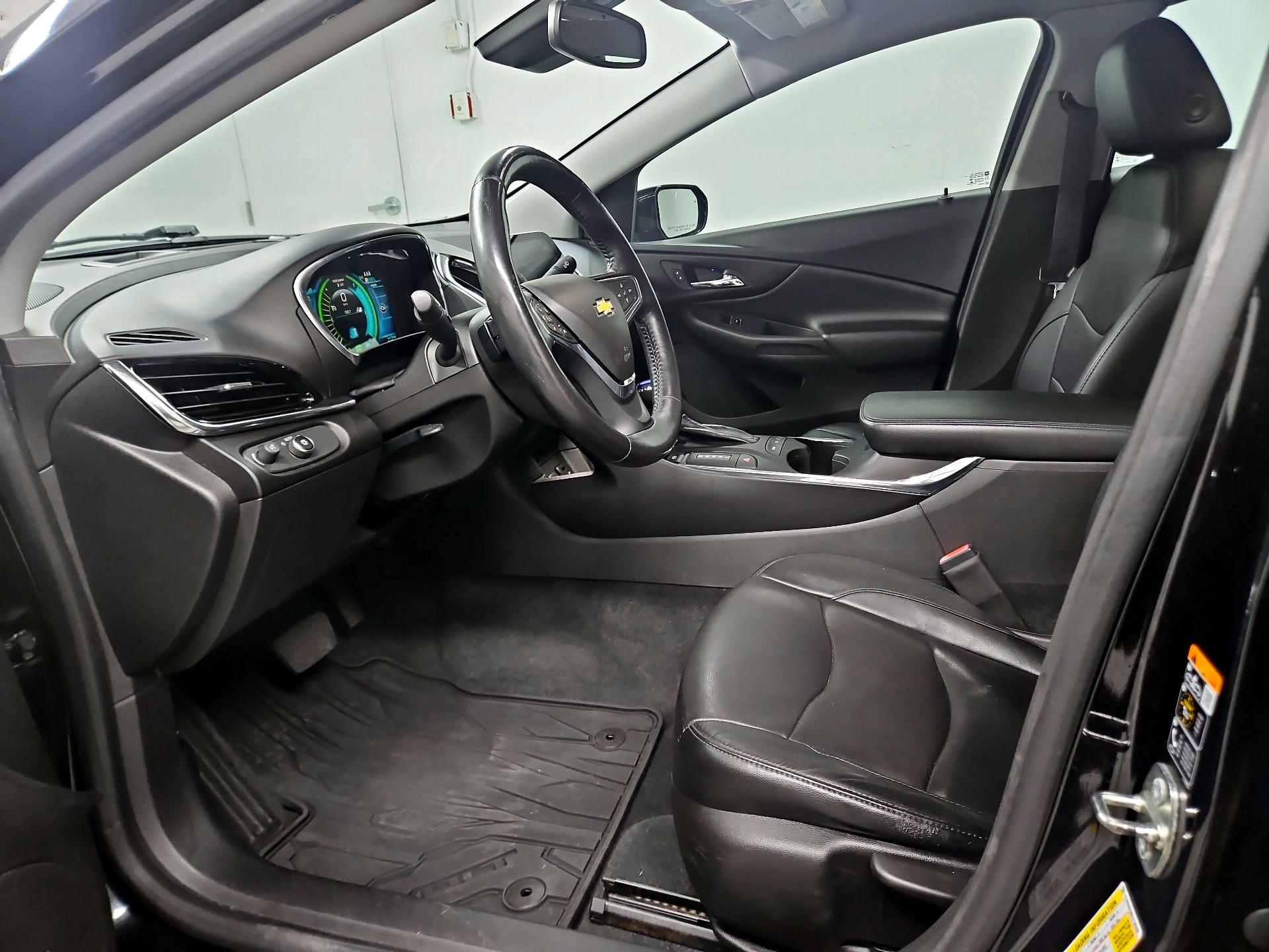 Thumbnail: 2016 Chevrolet Volt - 11