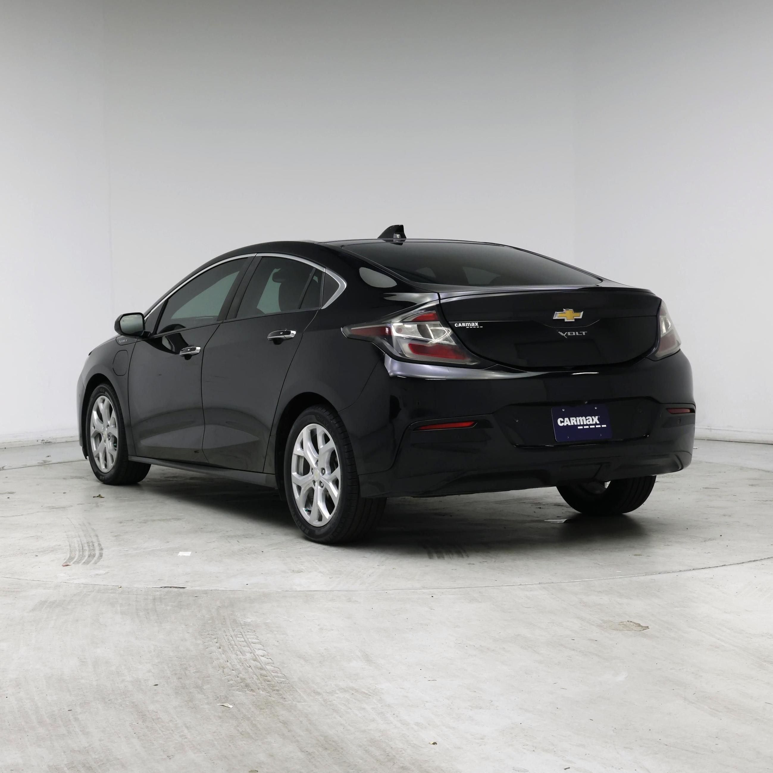 Thumbnail: 2016 Chevrolet Volt - 2