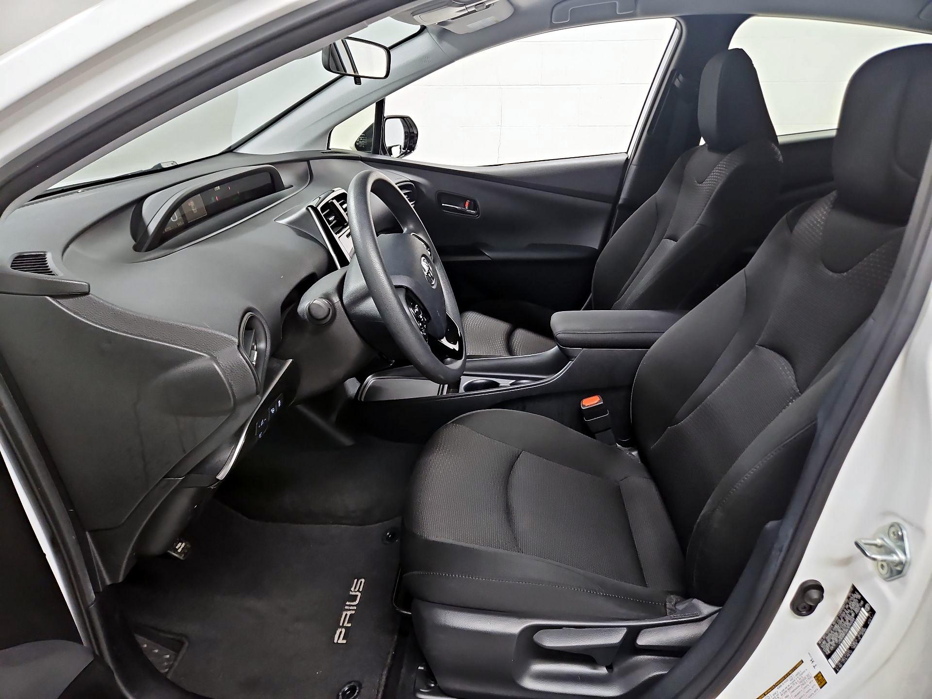 Thumbnail: 2019 Toyota Prius - 11