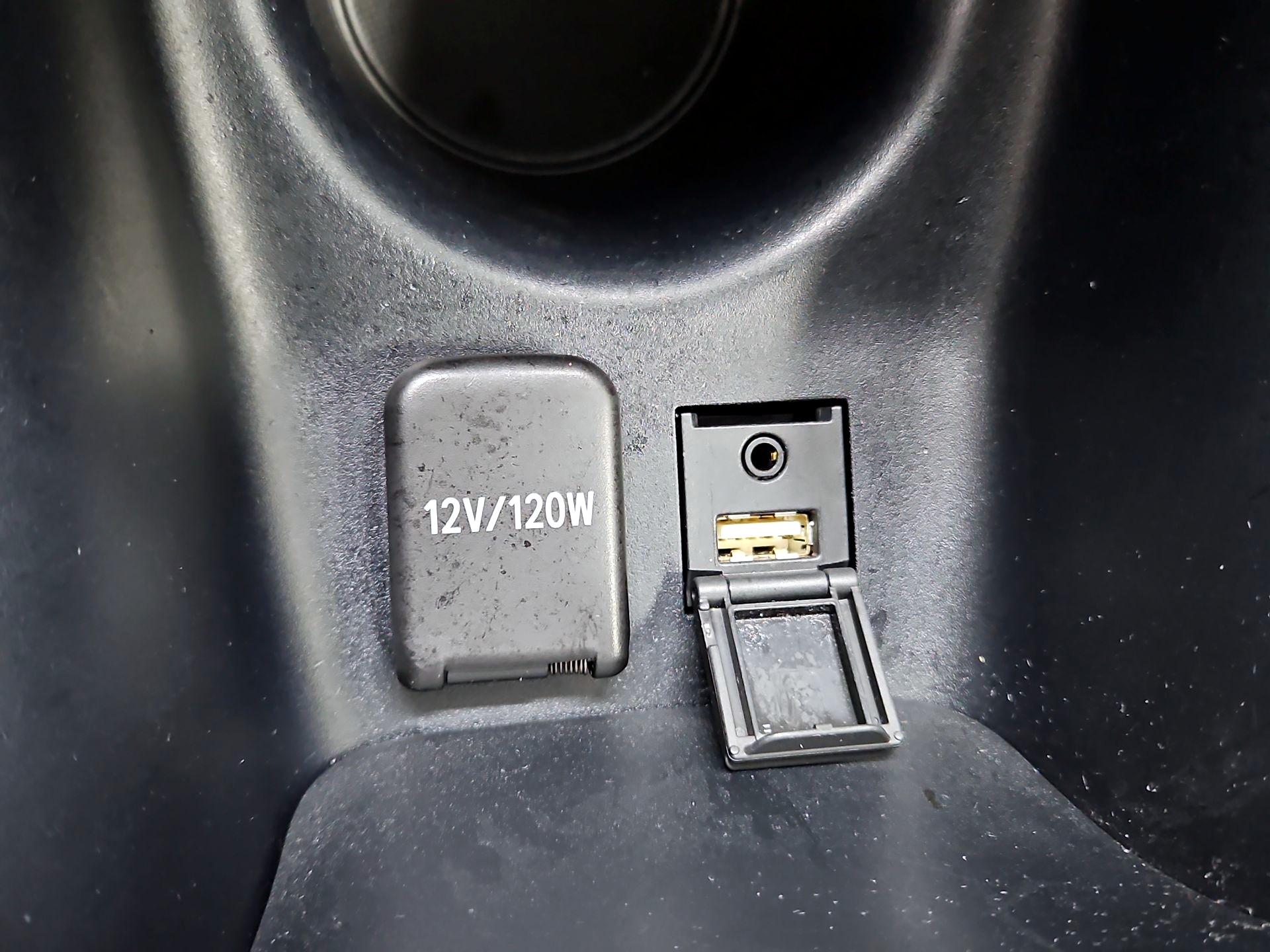 Thumbnail: 2019 Toyota Prius - 18