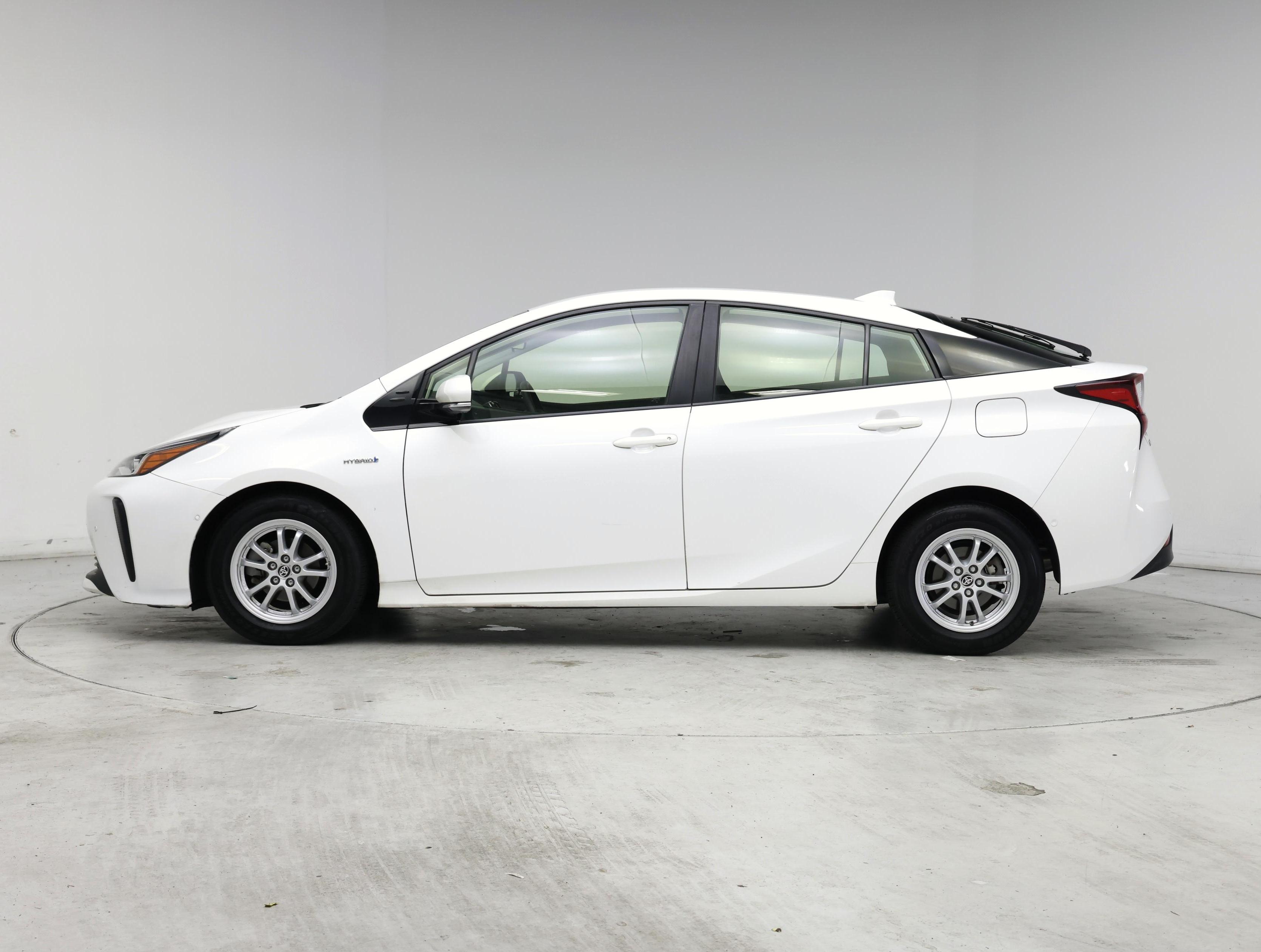 Thumbnail: 2019 Toyota Prius - 3