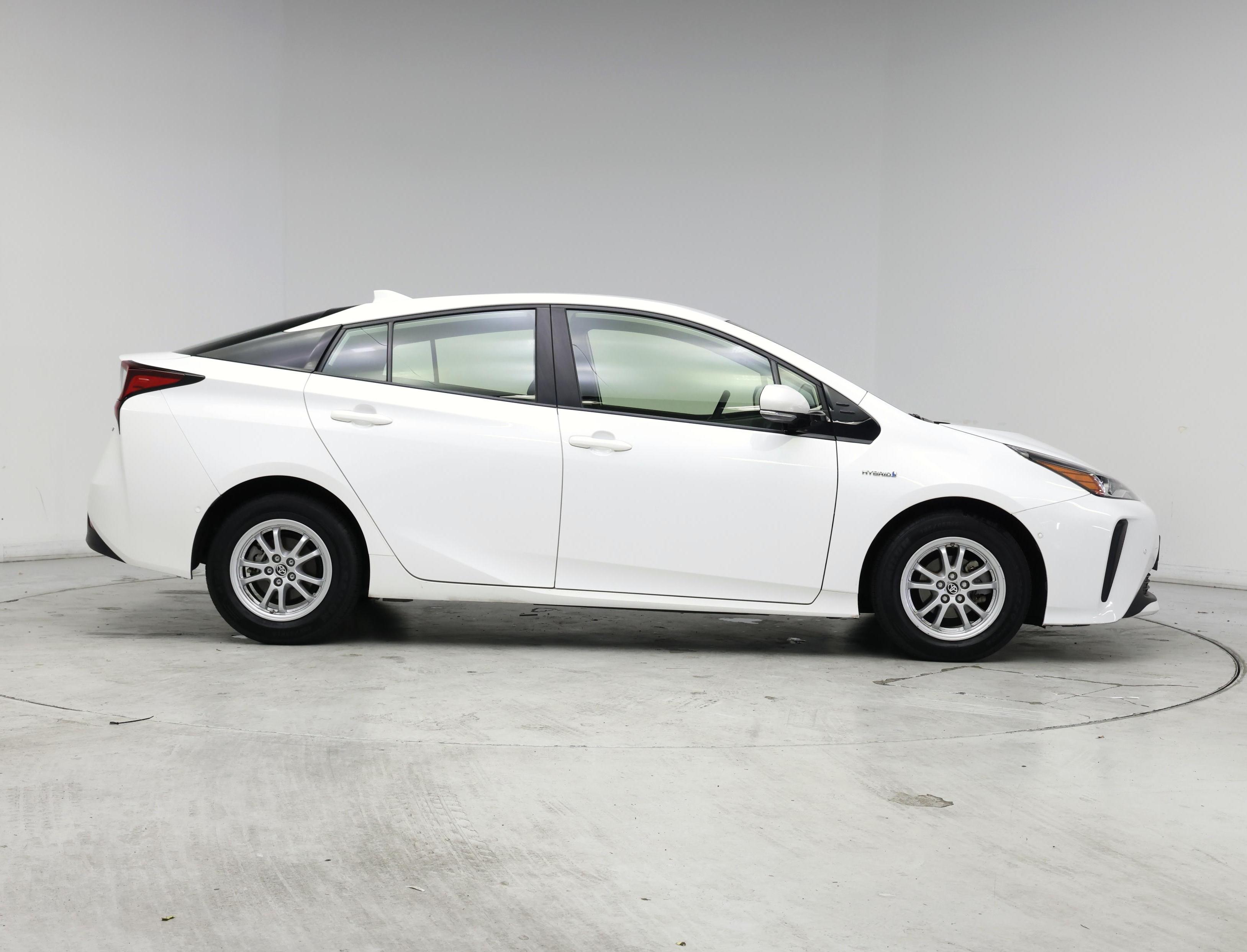 Thumbnail: 2019 Toyota Prius - 7