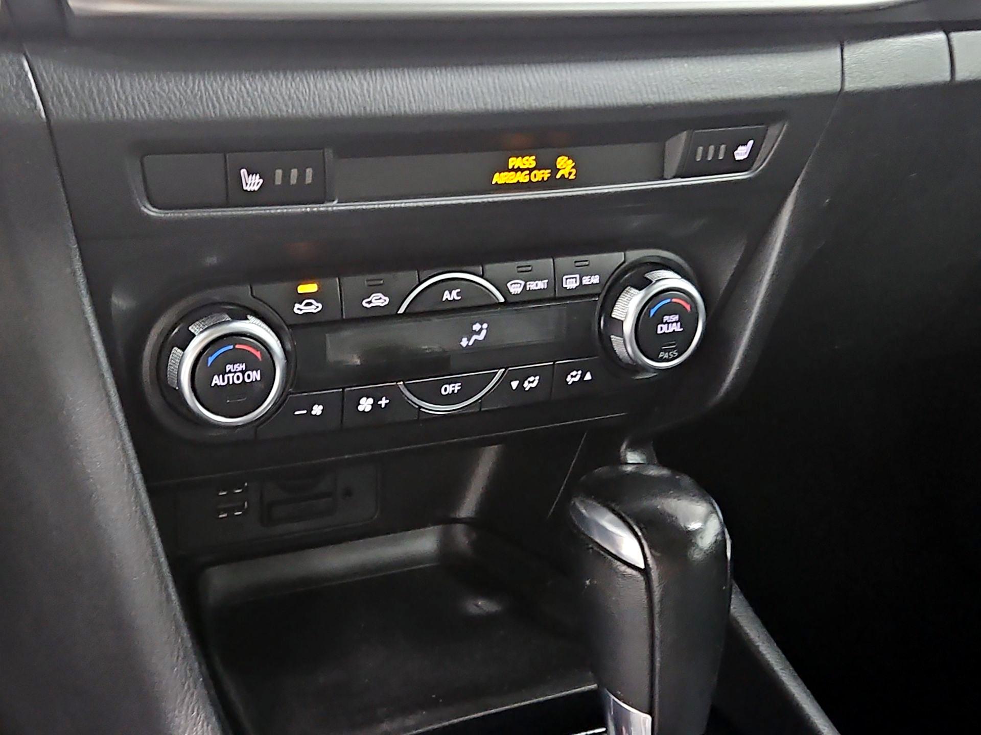 Thumbnail: 2017 Mazda Mazda3 - 16