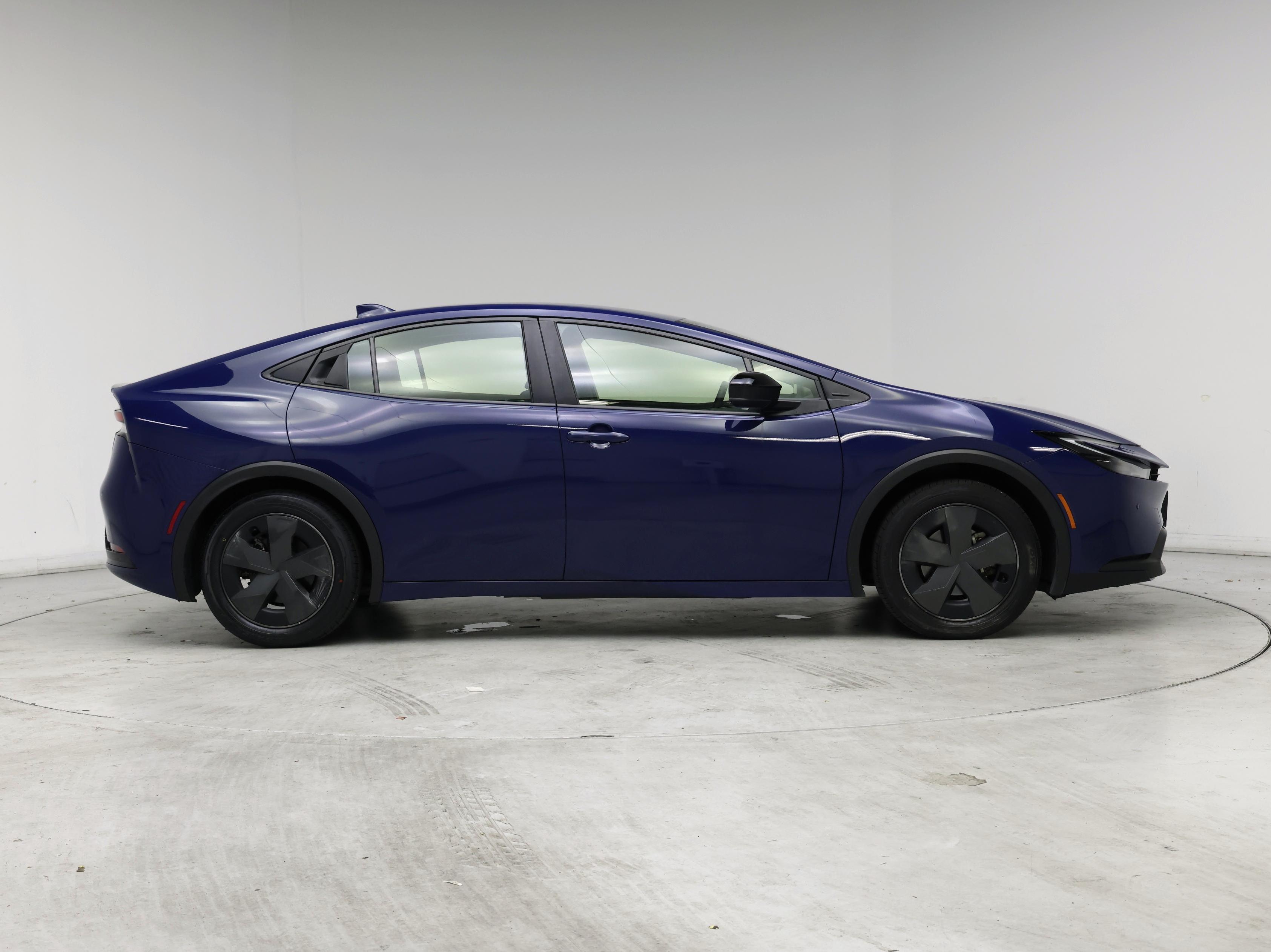 Thumbnail: 2023 Toyota Prius - 7