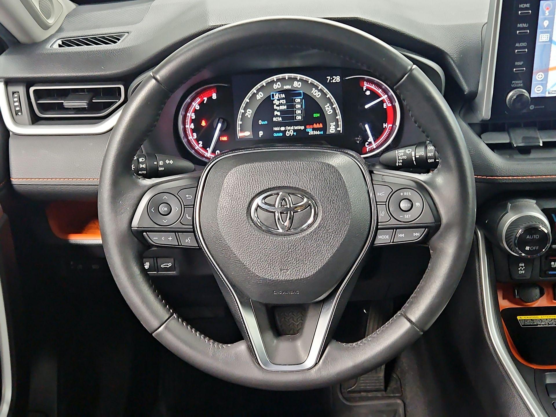 Thumbnail: 2019 Toyota RAV4 - 10