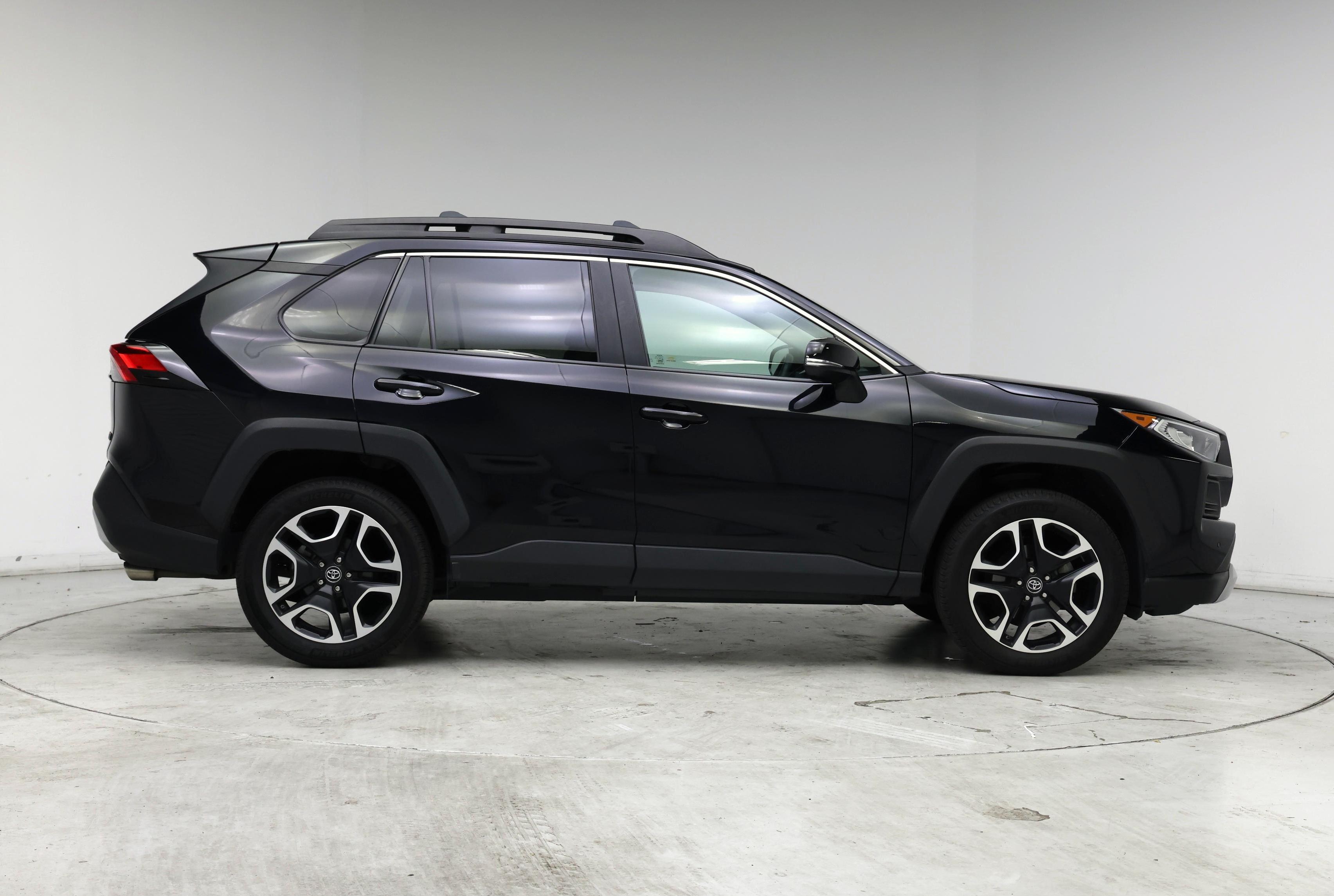 Thumbnail: 2019 Toyota RAV4 - 7