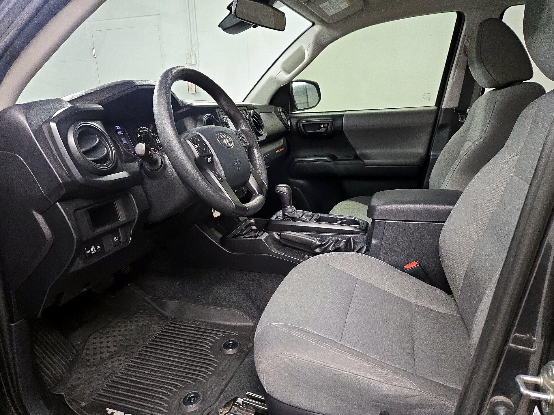 Thumbnail: 2019 Toyota Tacoma - 11