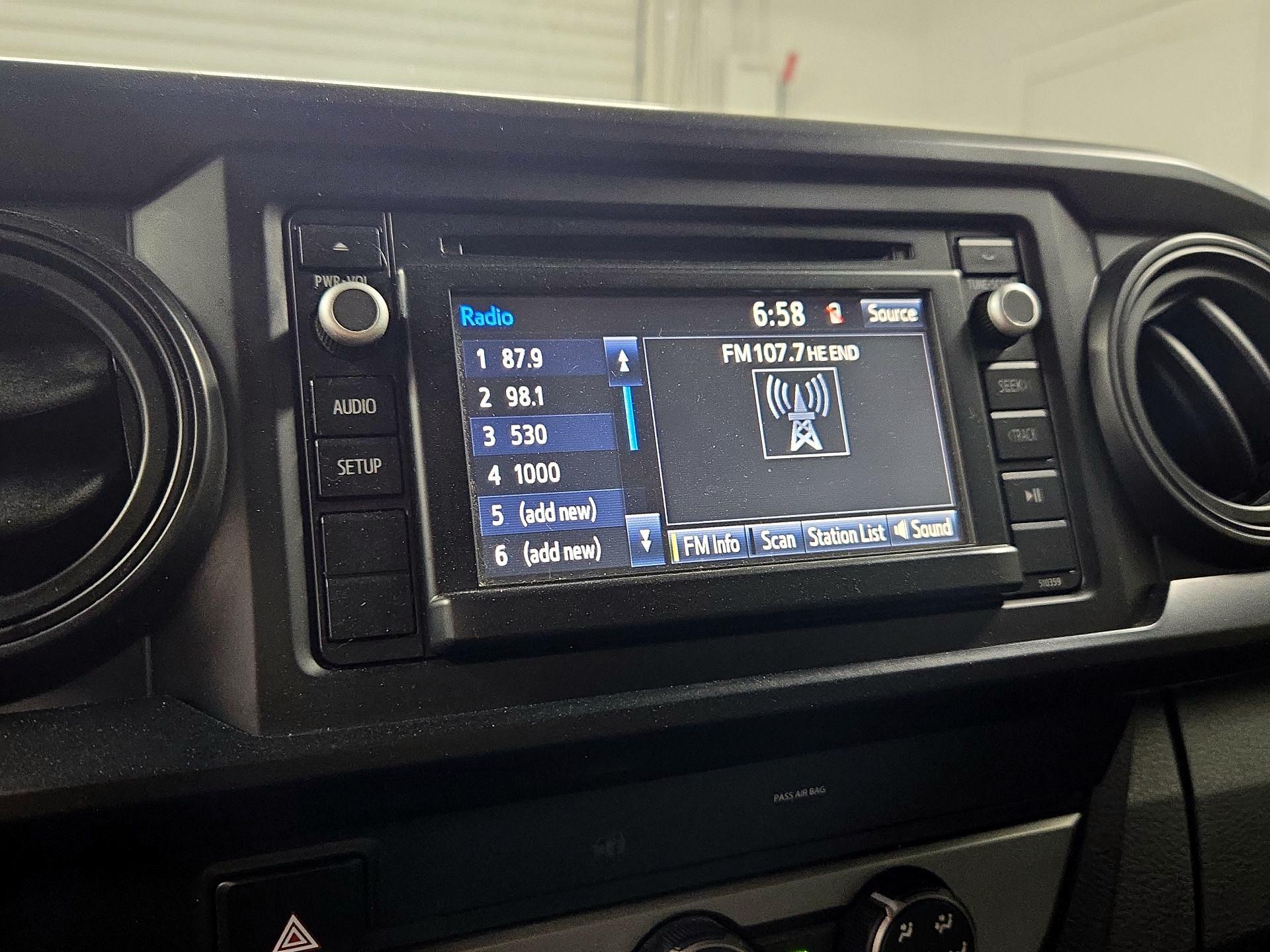 Thumbnail: 2019 Toyota Tacoma - 15