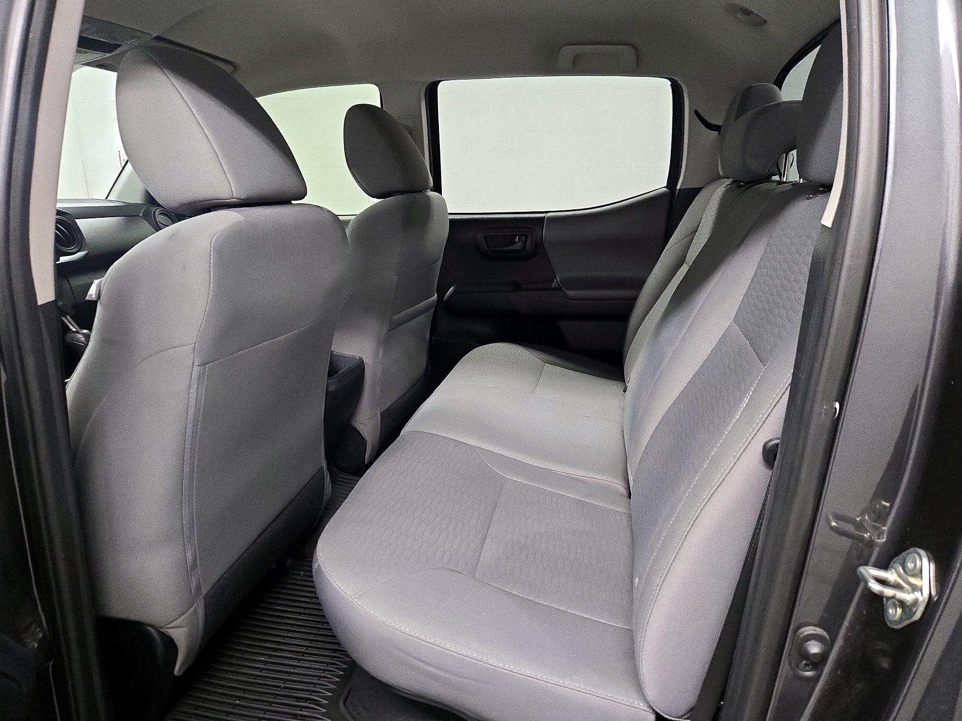 Thumbnail: 2019 Toyota Tacoma - 19