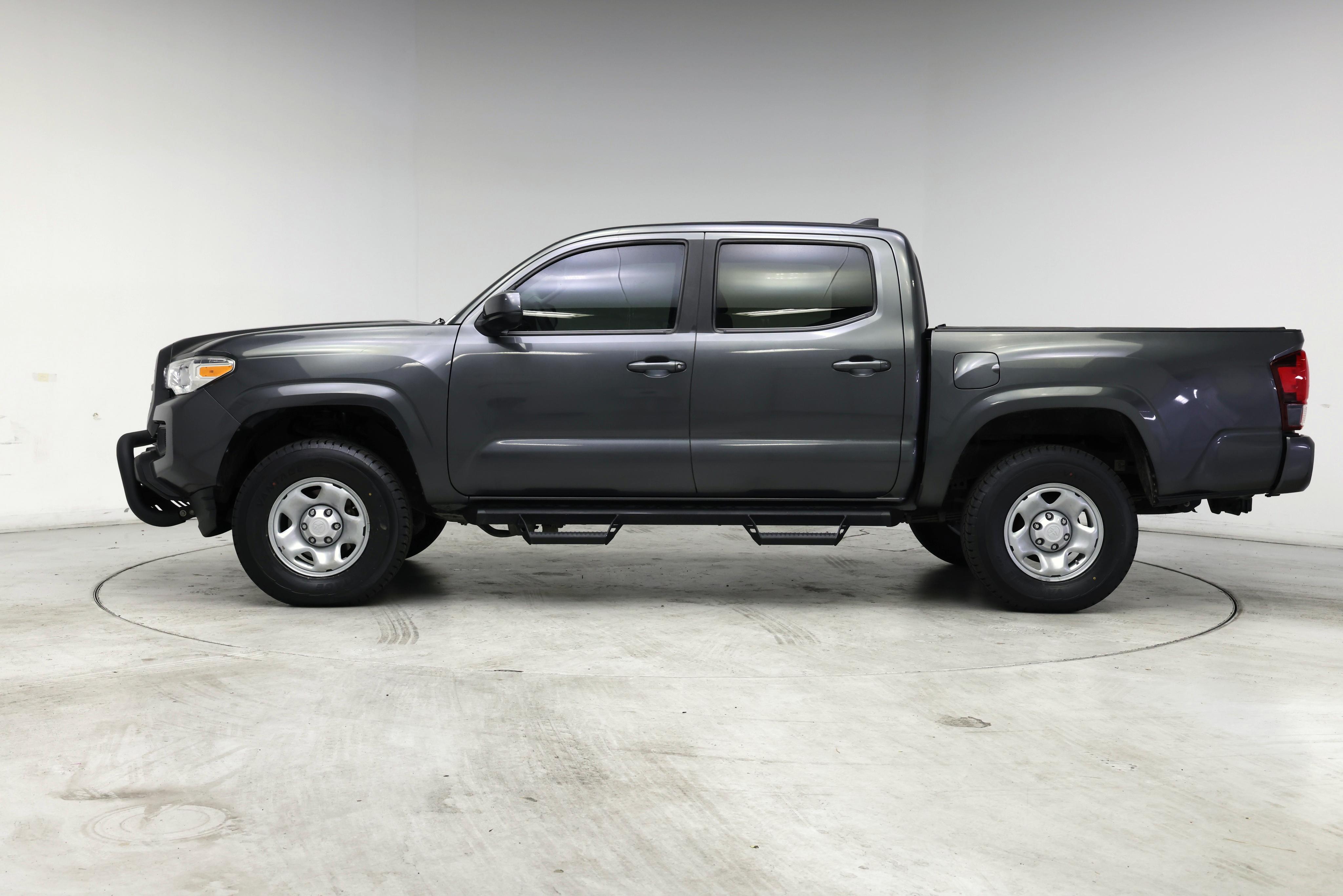 Thumbnail: 2019 Toyota Tacoma - 3