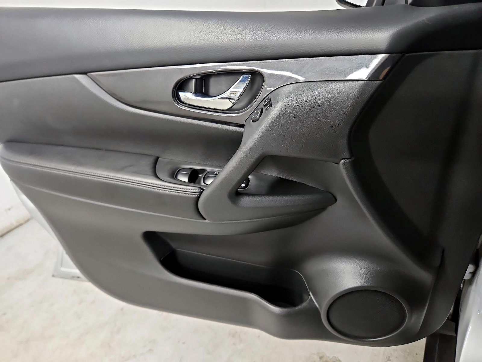 2018 Nissan Rogue SV - Photo 13