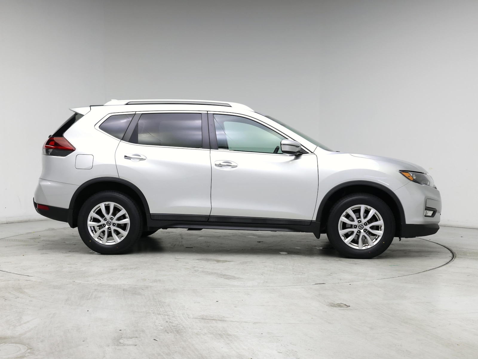 2018 Nissan Rogue SV - Photo 8