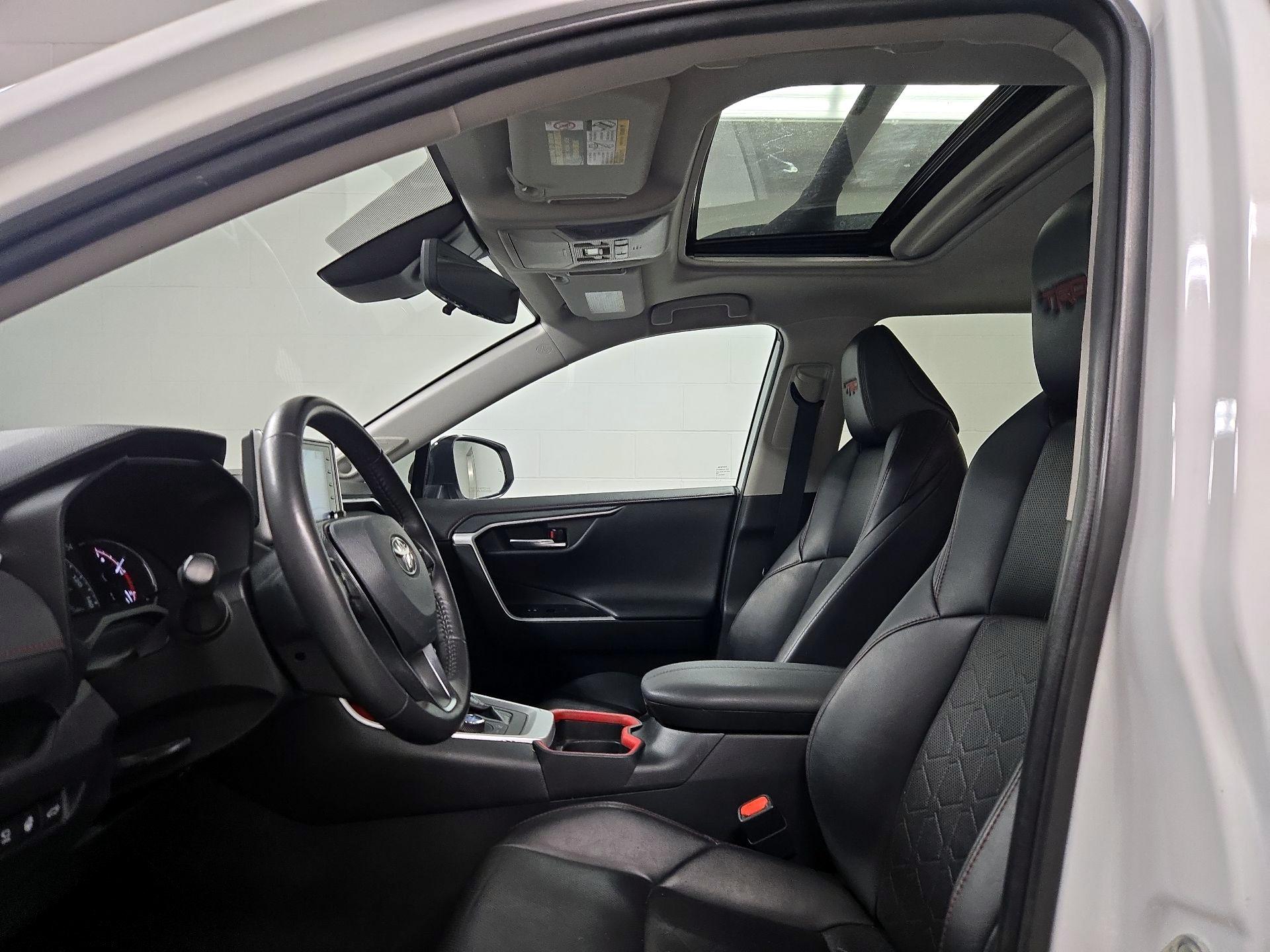 Thumbnail: 2021 Toyota RAV4 - 20