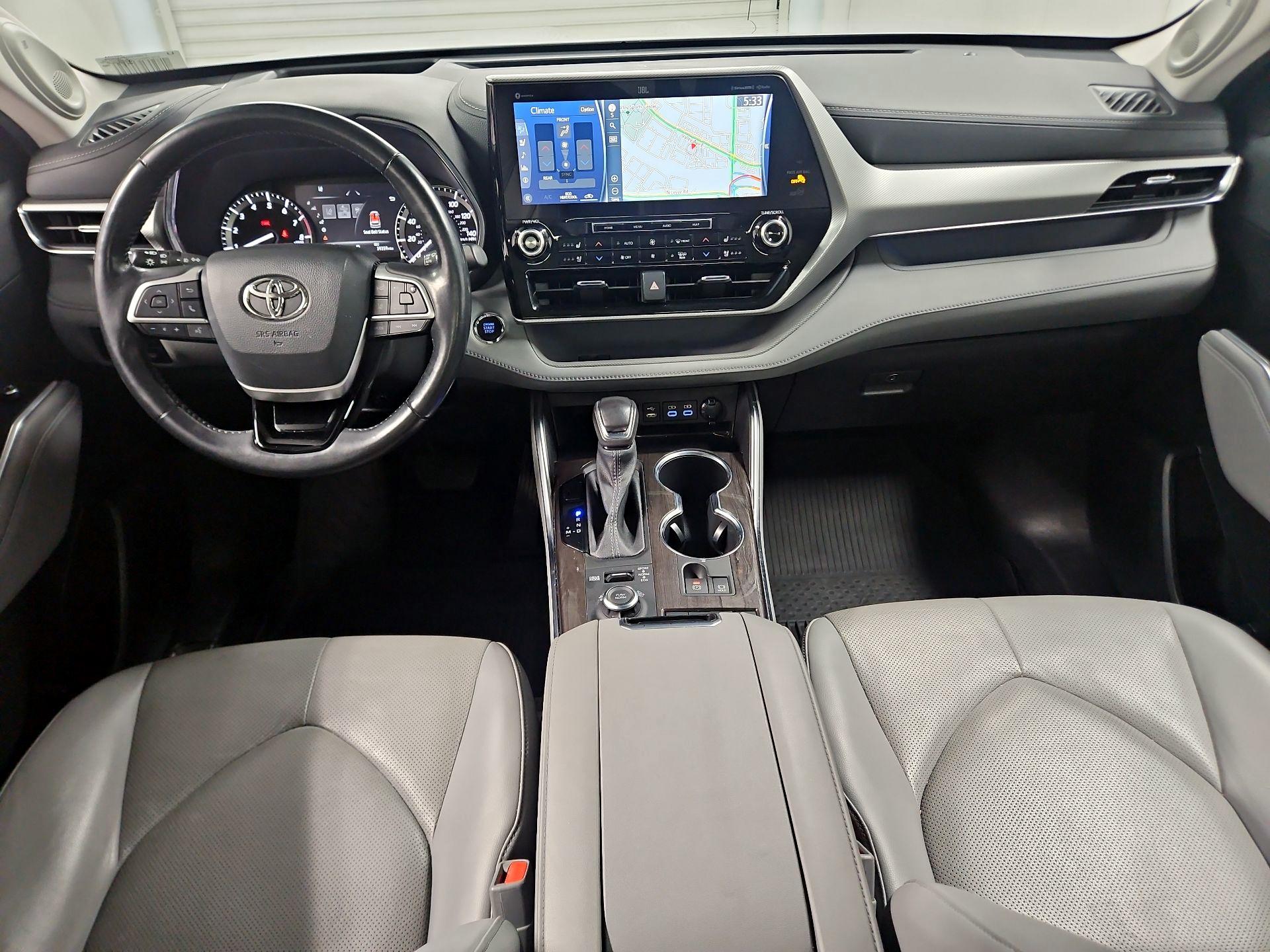 Thumbnail: 2022 Toyota Highlander - 9