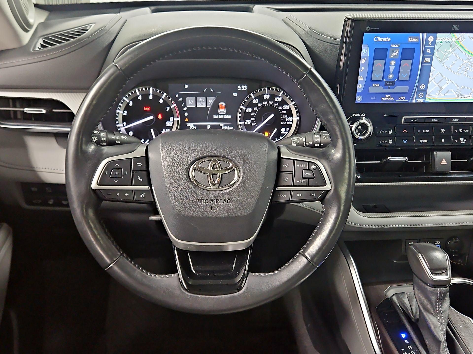 Thumbnail: 2022 Toyota Highlander - 10
