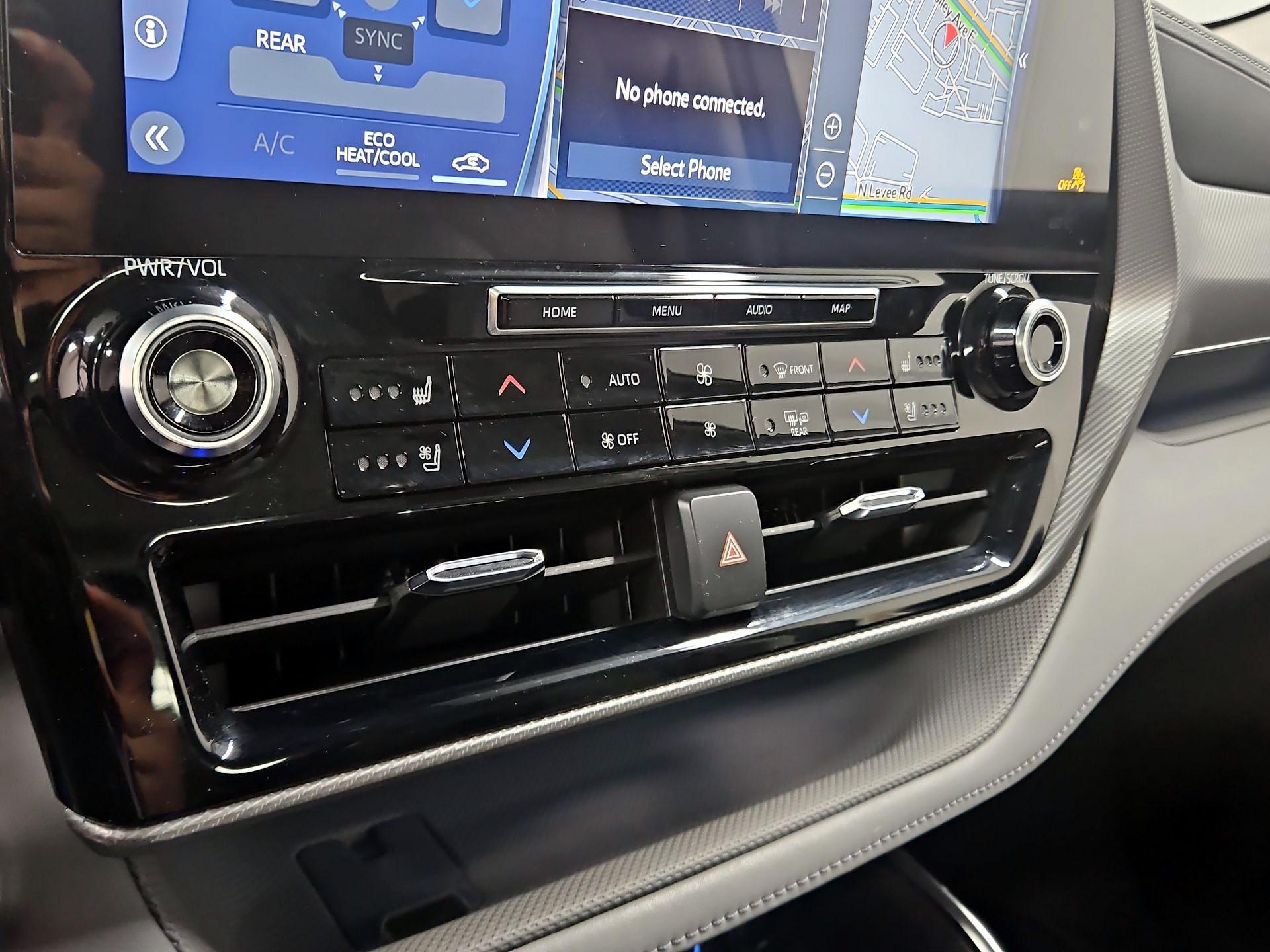 Thumbnail: 2022 Toyota Highlander - 17