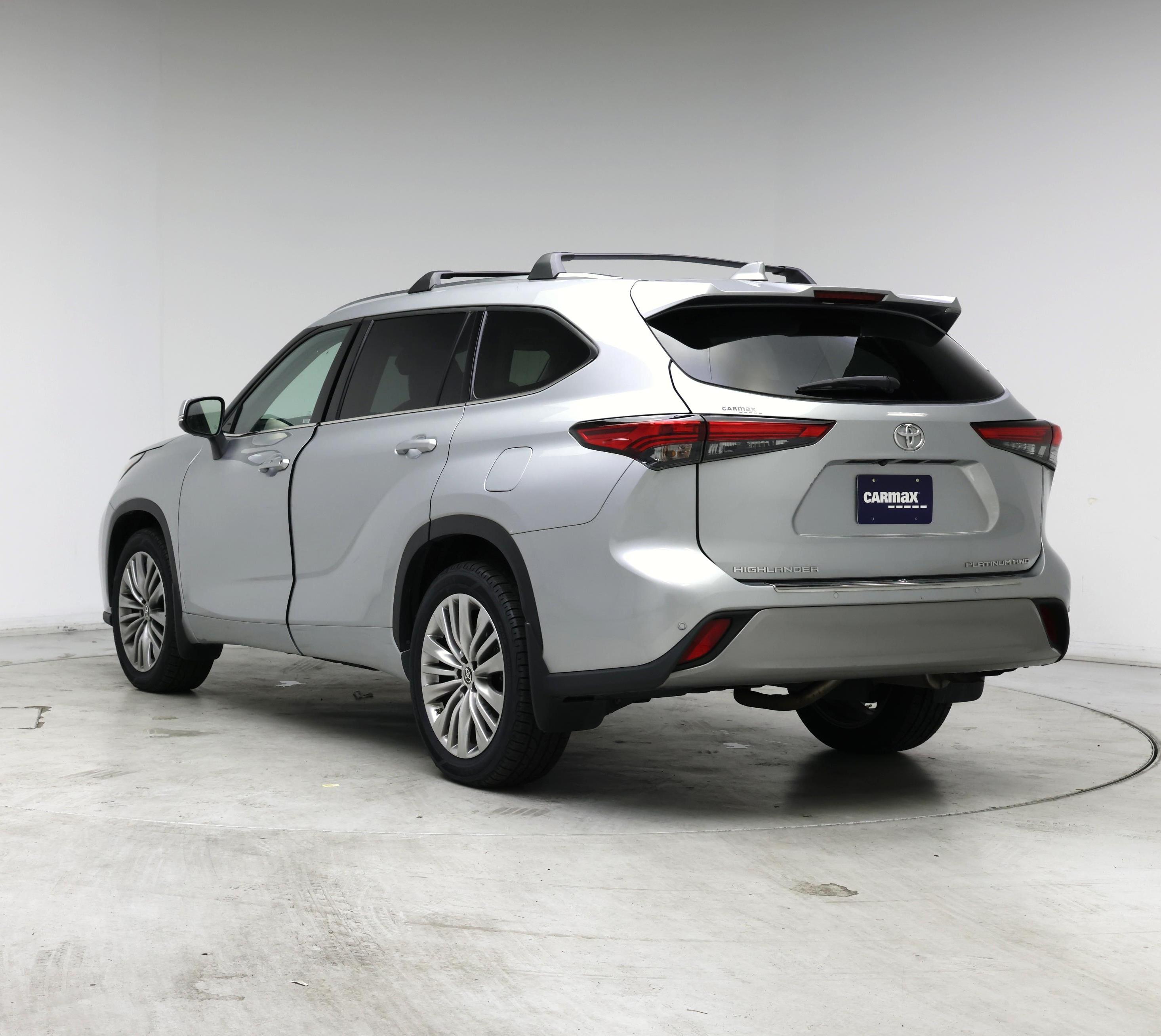 Thumbnail: 2022 Toyota Highlander - 2