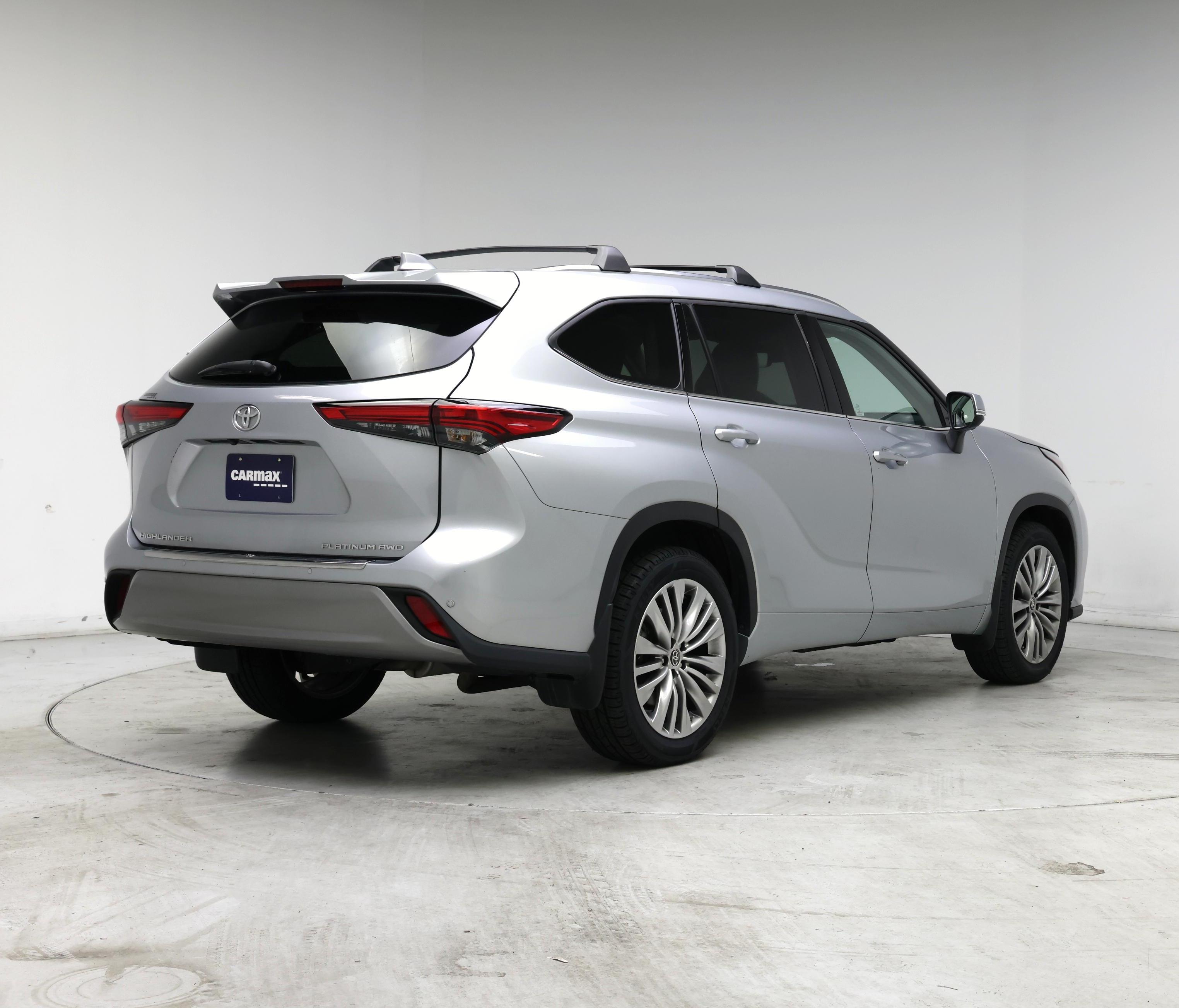 Thumbnail: 2022 Toyota Highlander - 8