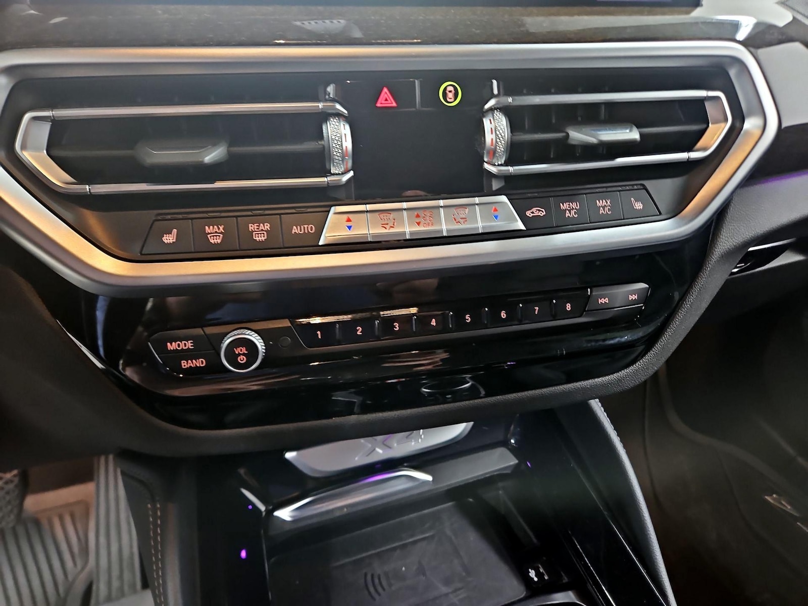 2024 BMW X4 30i - Photo 18