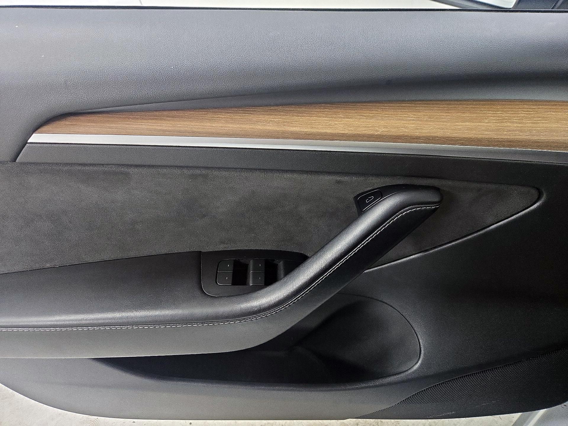 Thumbnail: 2023 Tesla Model 3 - 12