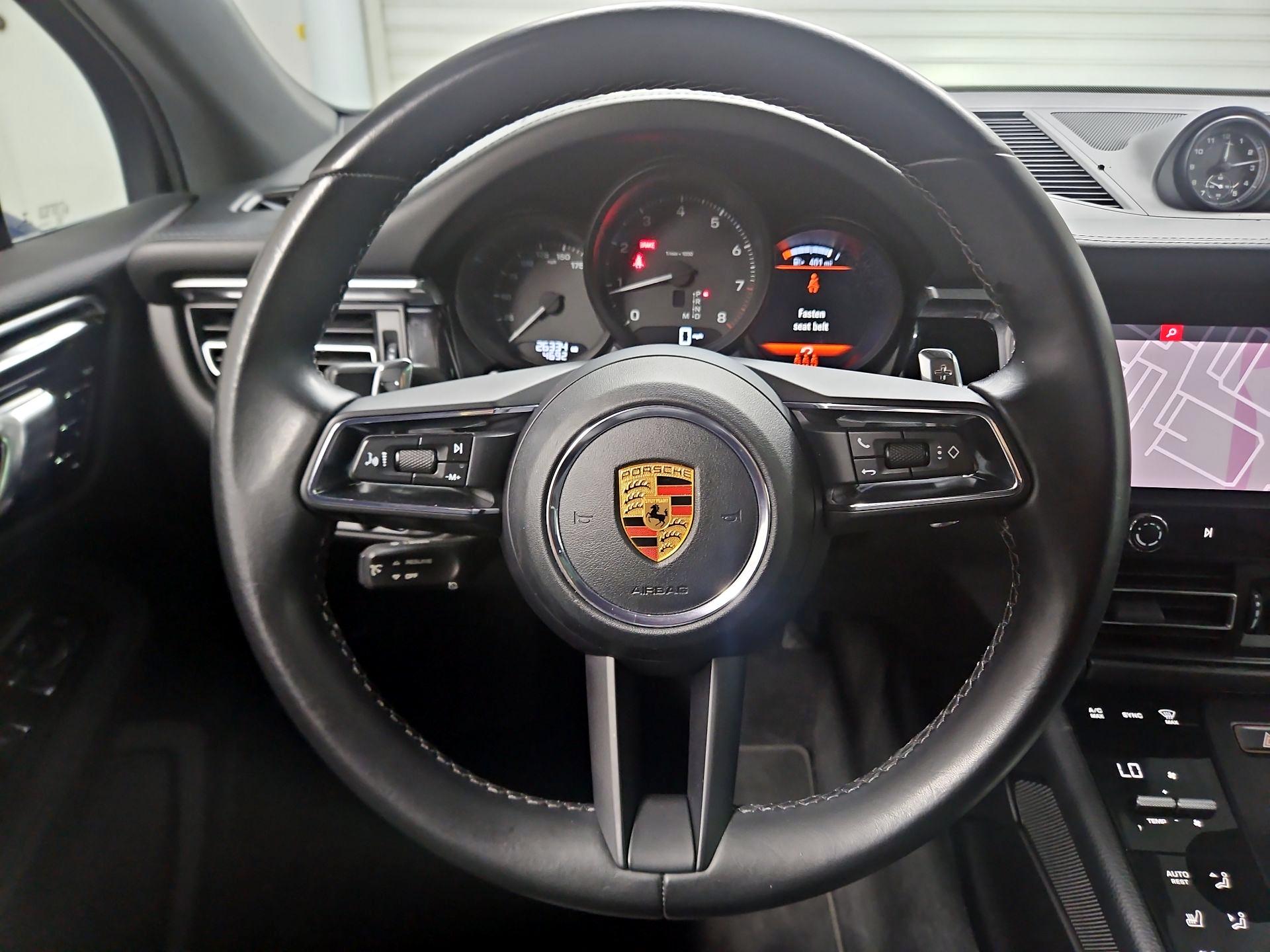 Thumbnail: 2022 Porsche Macan - 10