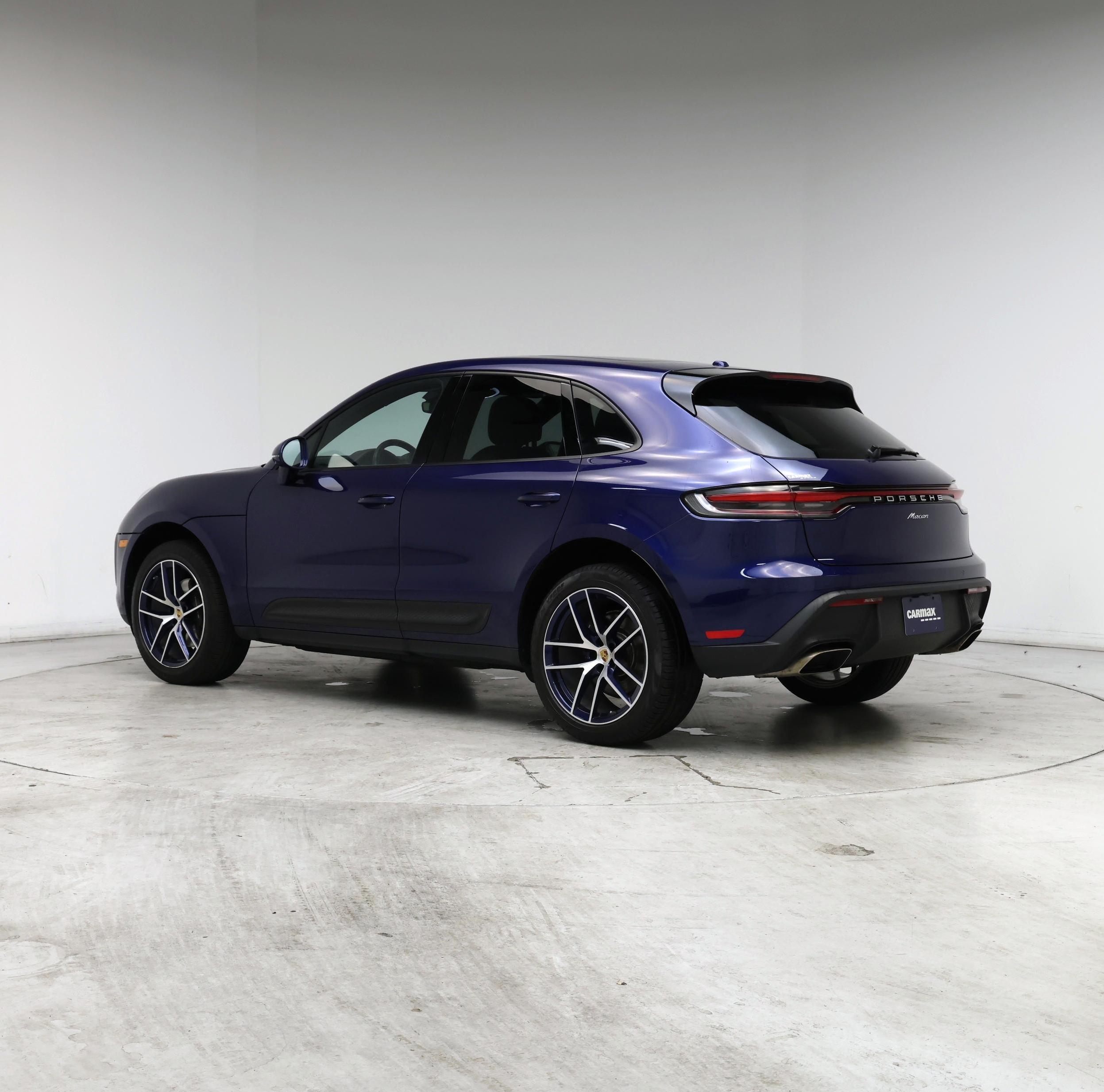 Thumbnail: 2022 Porsche Macan - 2