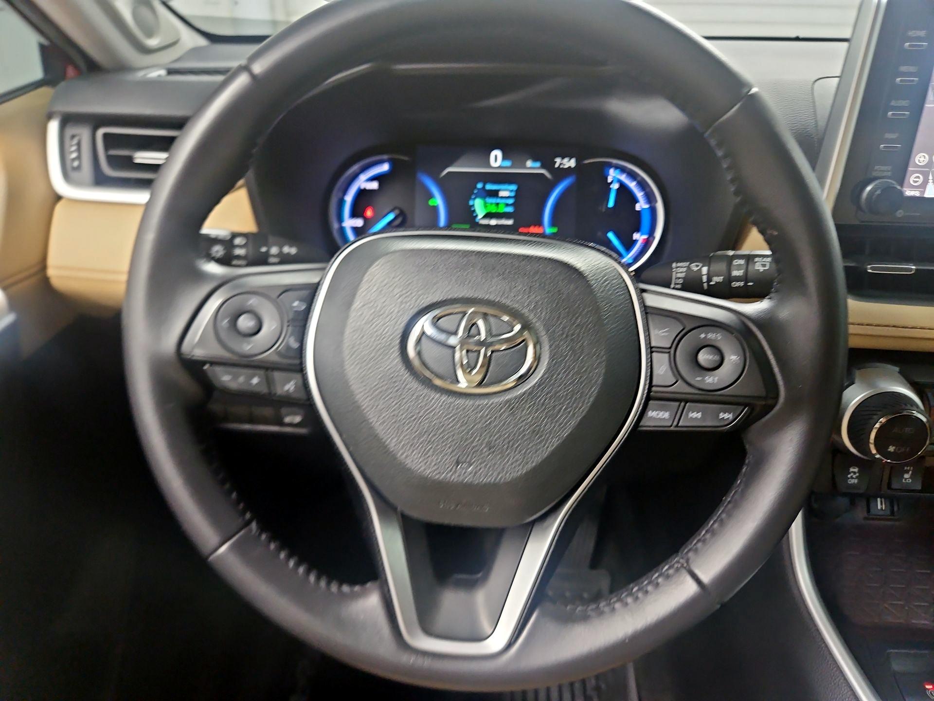 Thumbnail: 2020 Toyota RAV4 - 10