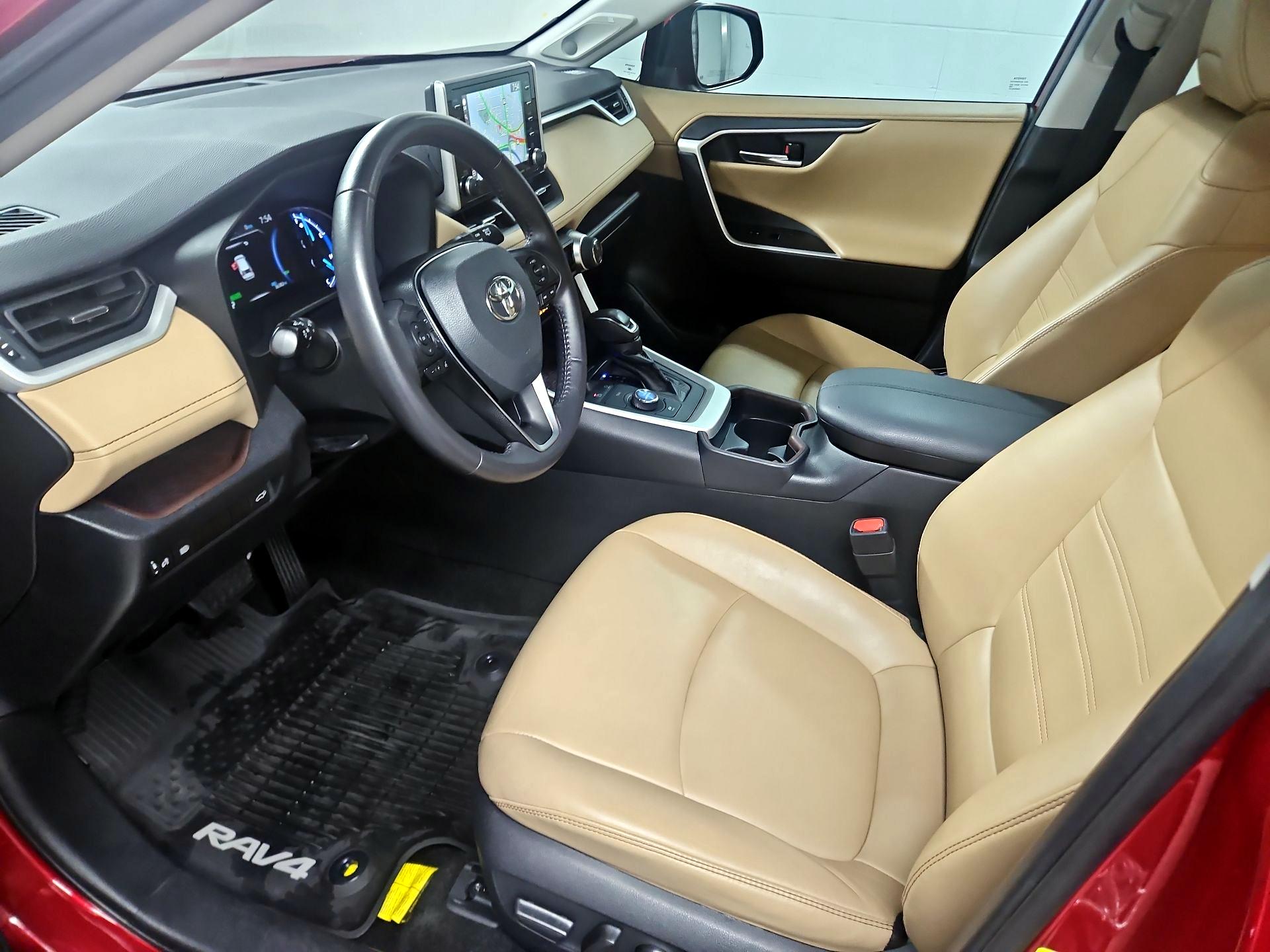 Thumbnail: 2020 Toyota RAV4 - 11