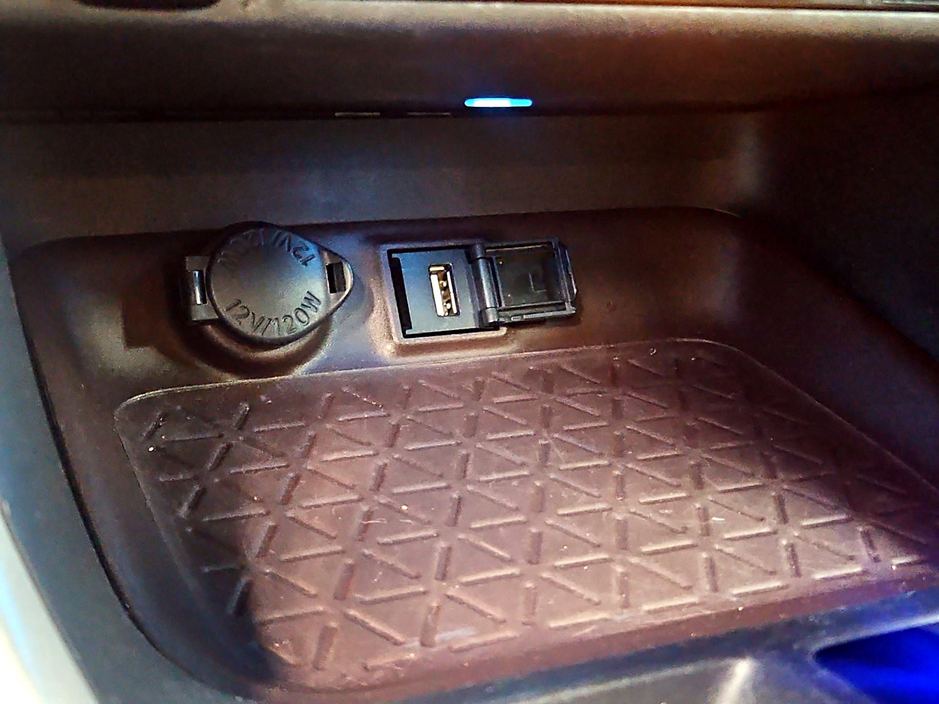 Thumbnail: 2020 Toyota RAV4 - 19