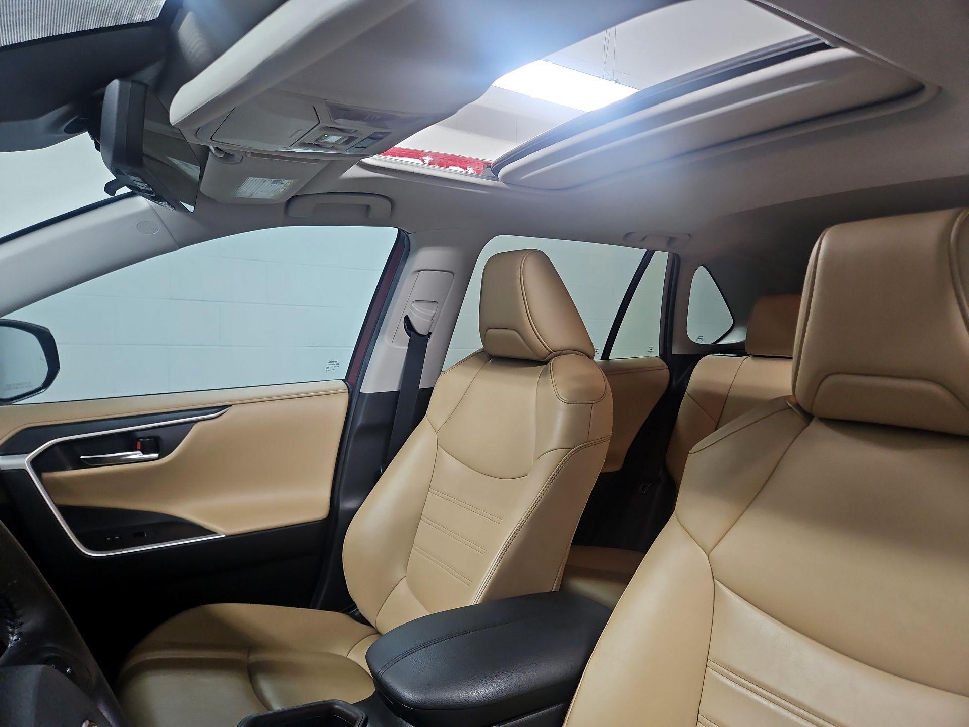 Thumbnail: 2020 Toyota RAV4 - 20