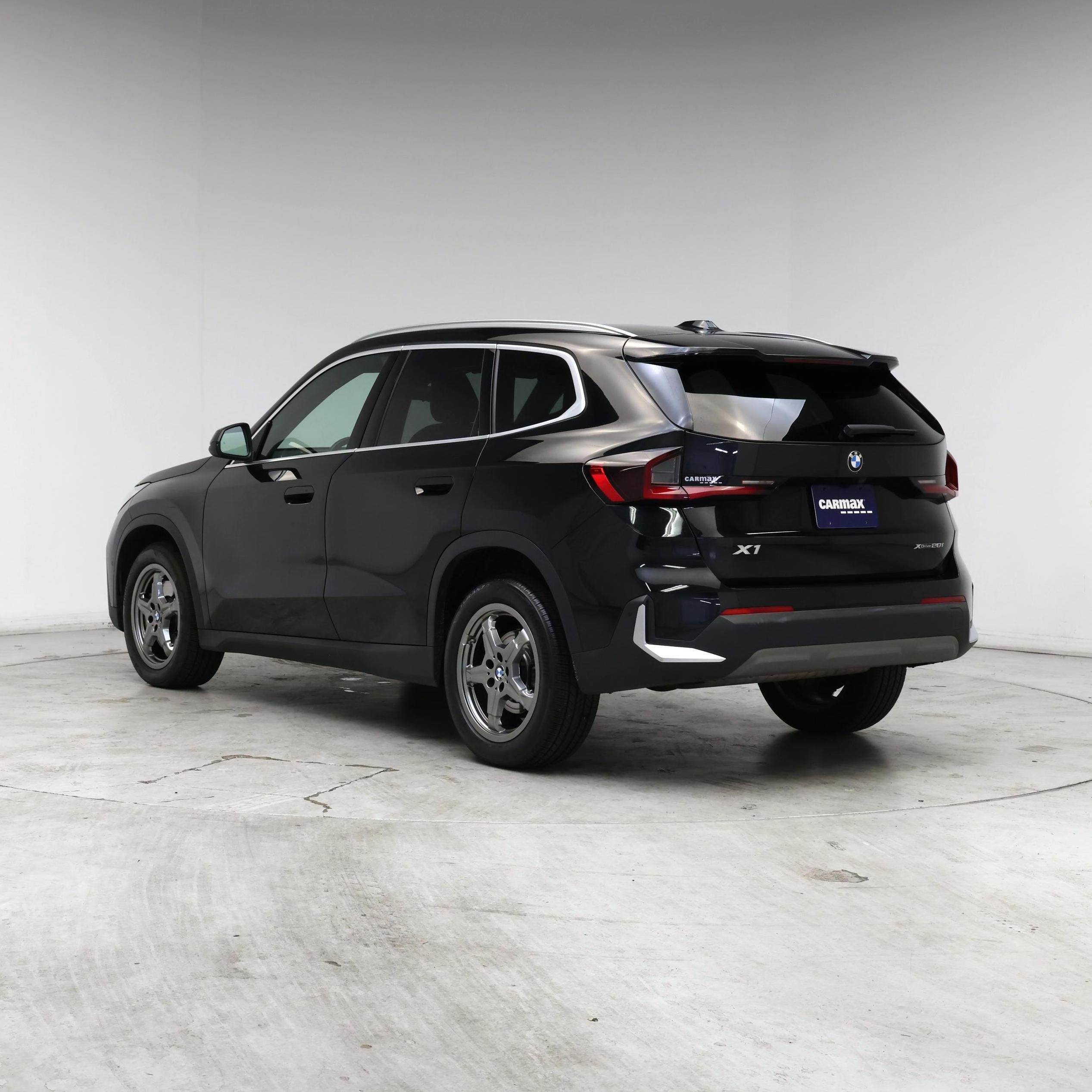 Thumbnail: 2023 BMW X1 - 2