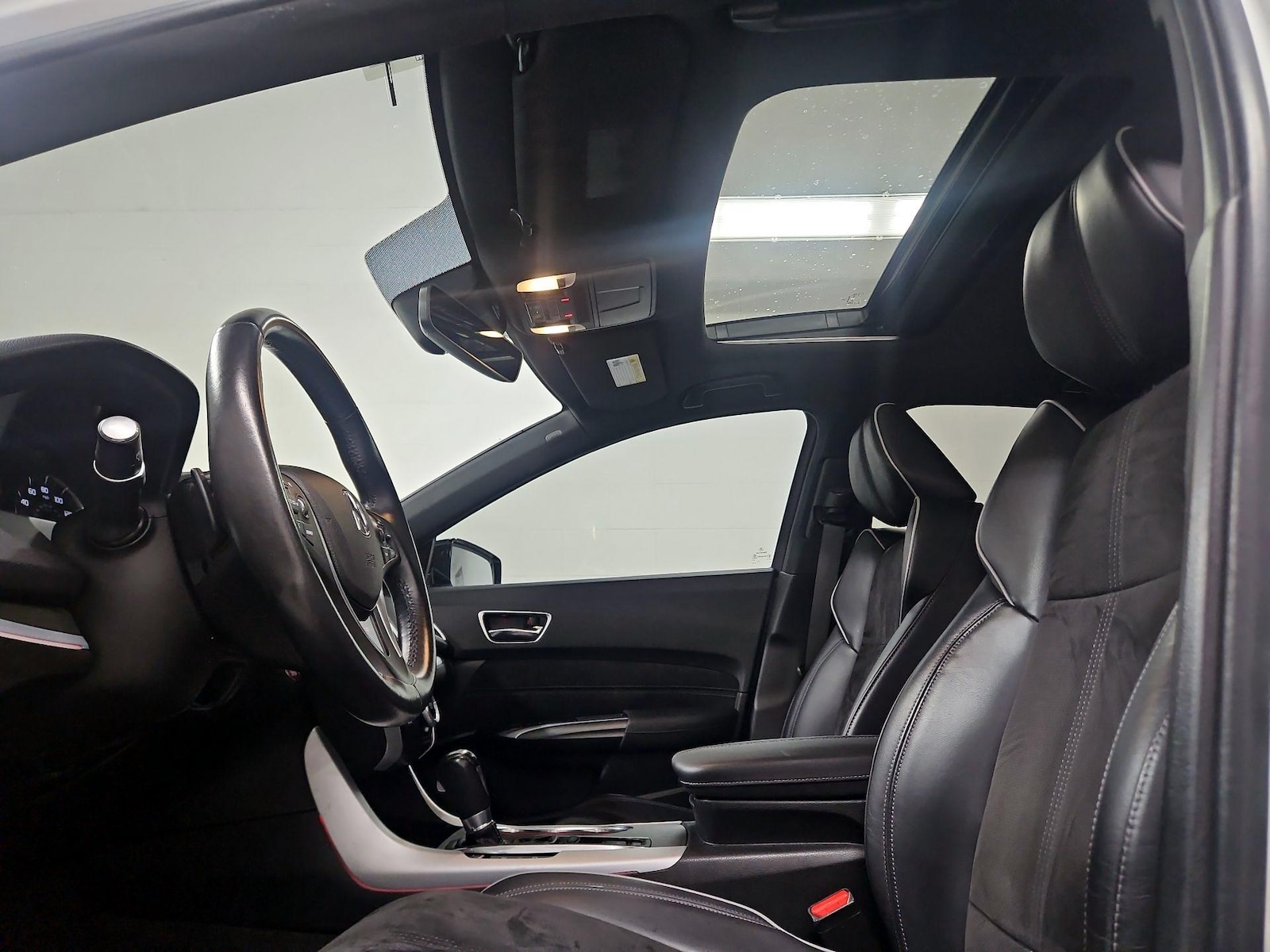 Sunroof(s) & Overhead Airbags
