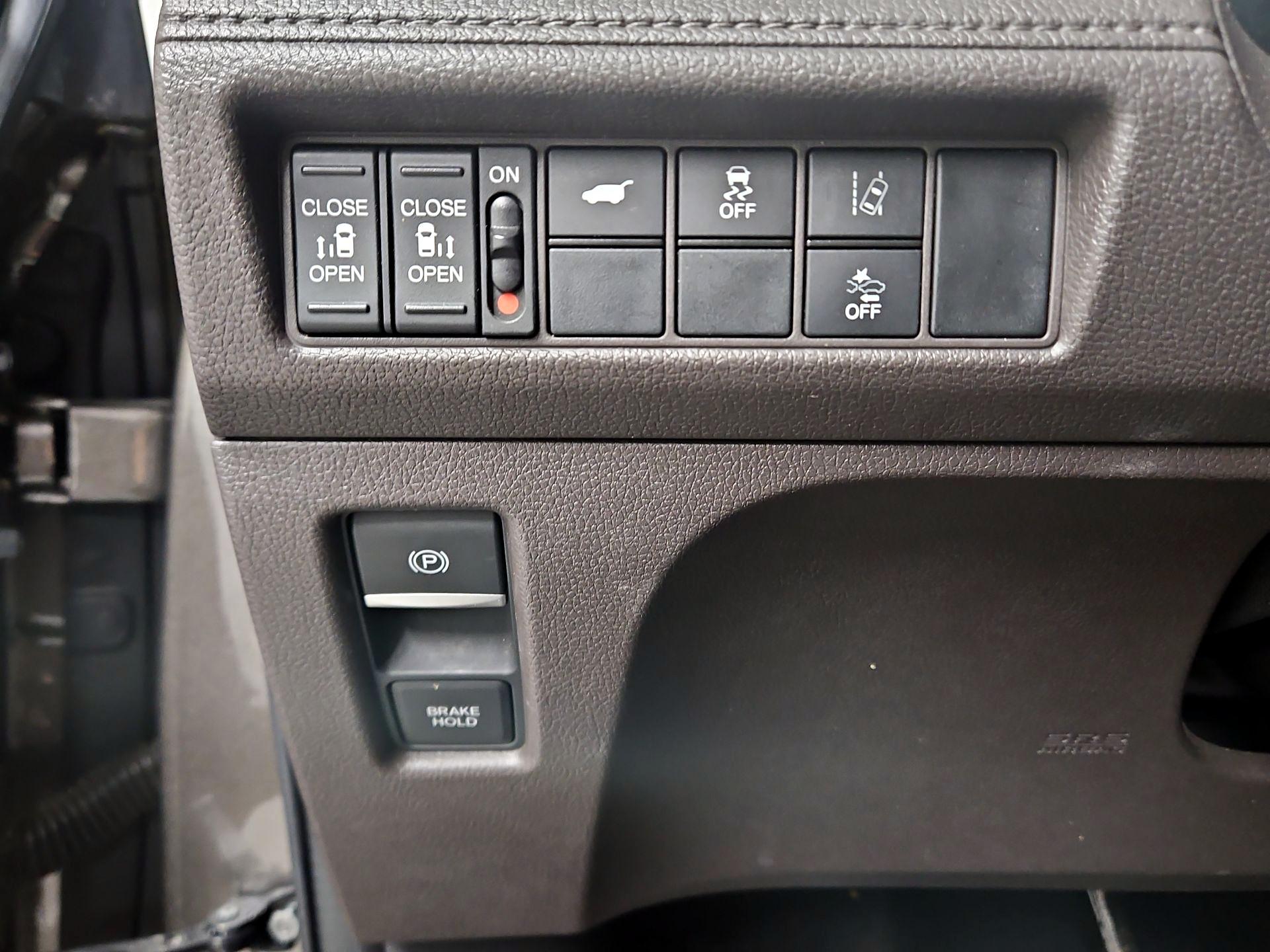 Thumbnail: 2018 Honda Odyssey - 13
