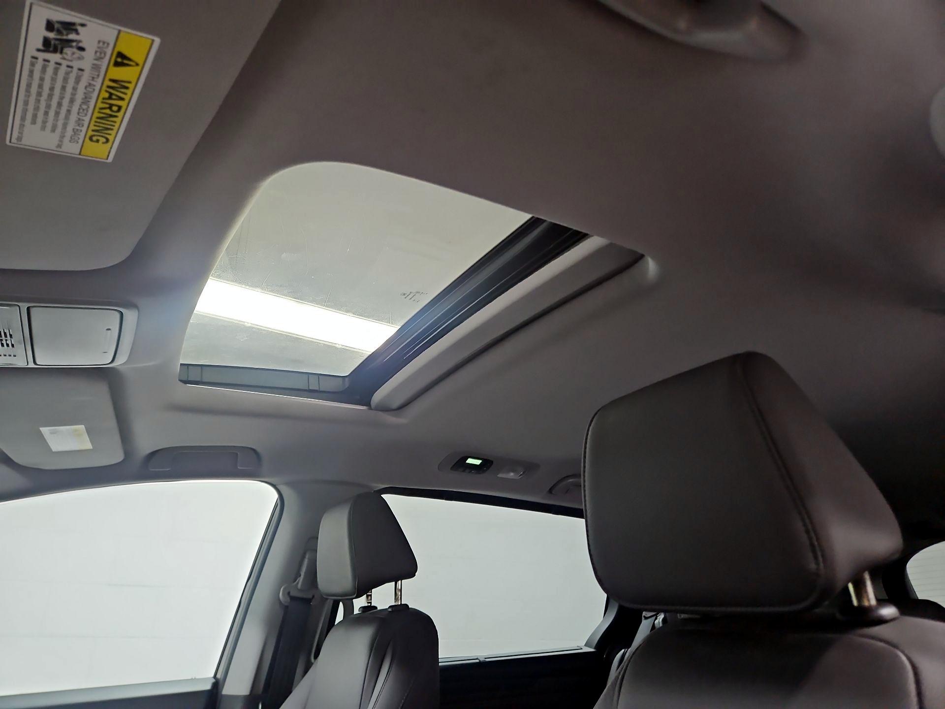 Thumbnail: 2018 Honda Odyssey - 19