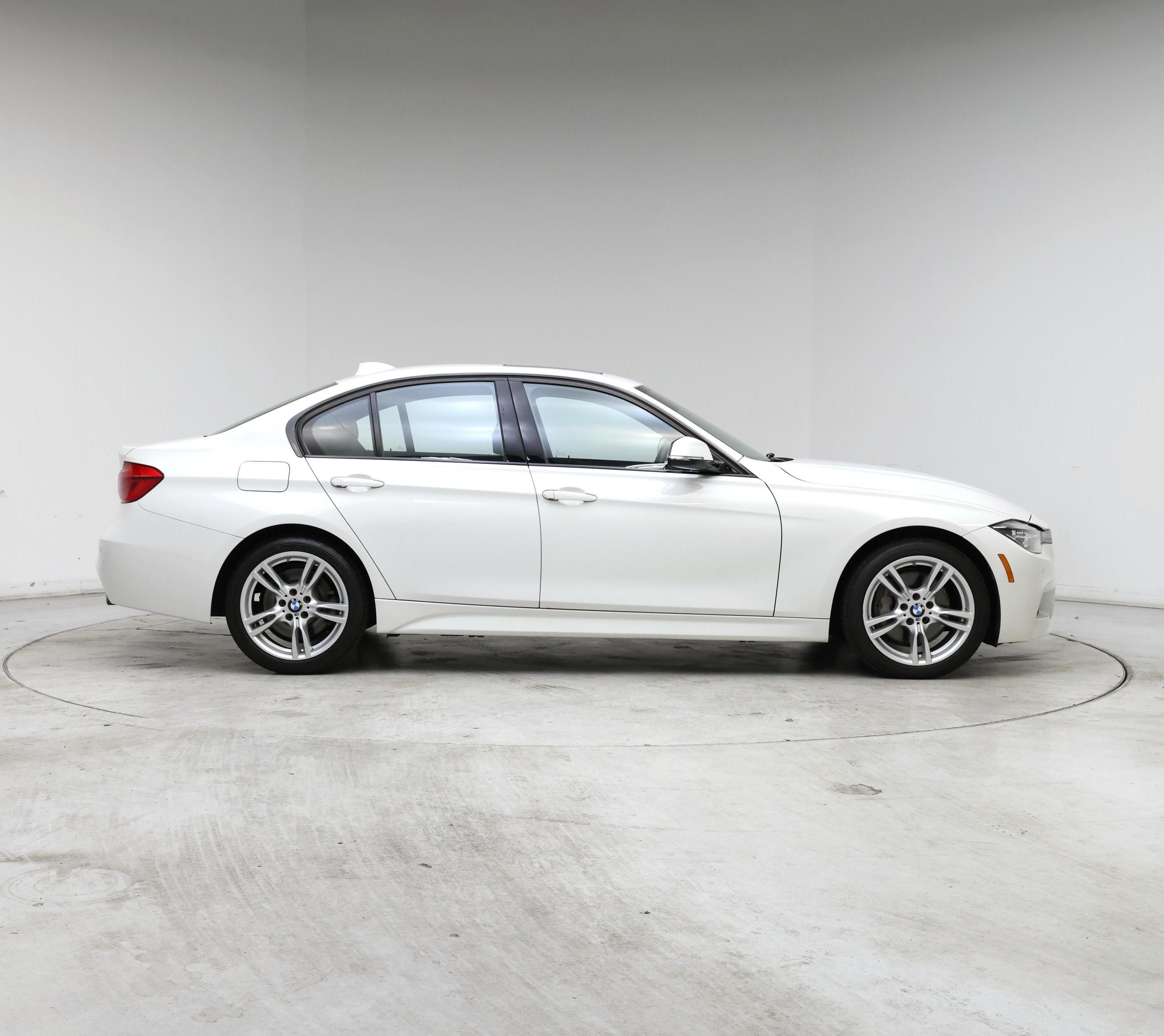 Thumbnail: 2017 BMW 3 Series - 7