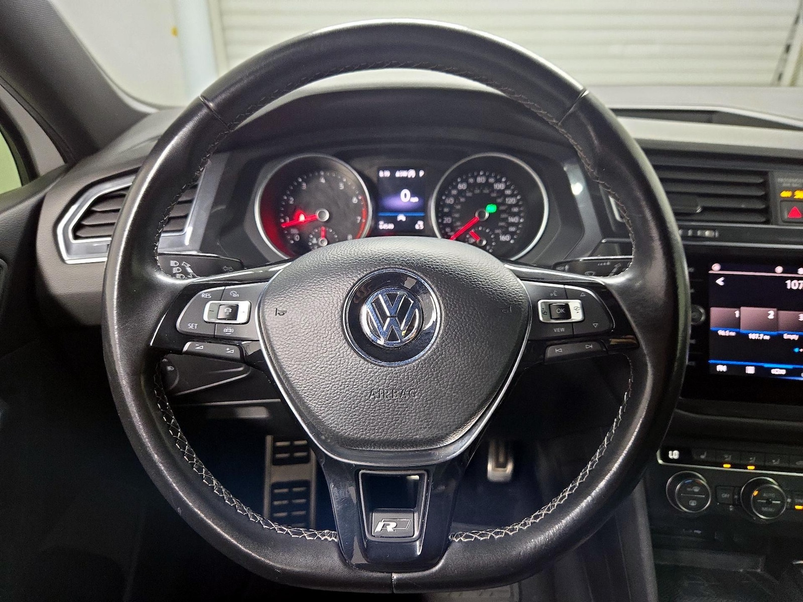 2021 Volkswagen Tiguan SE R-LINE BLACK - Photo 11