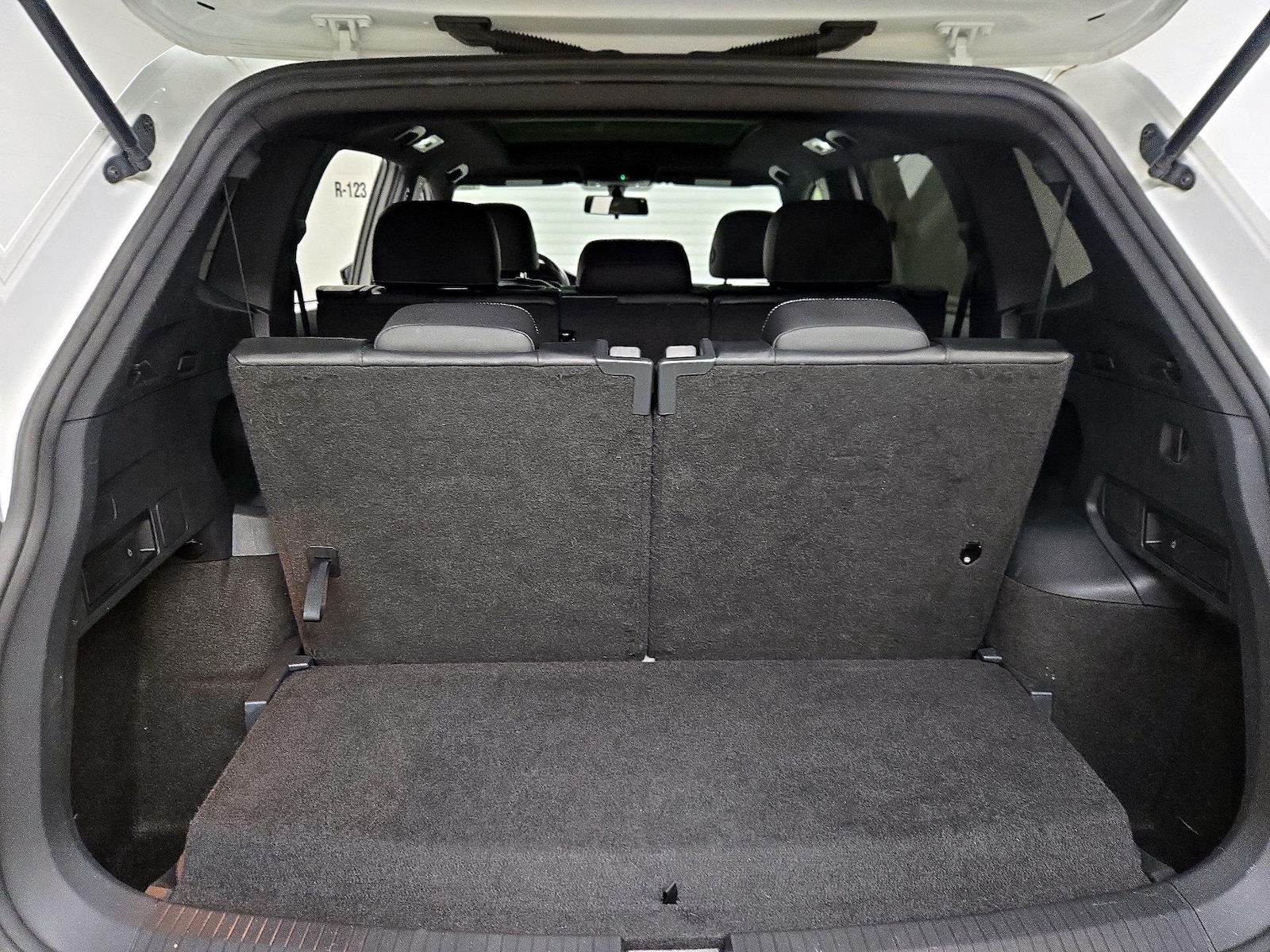 2021 Volkswagen Tiguan SE R-LINE BLACK - Photo 23