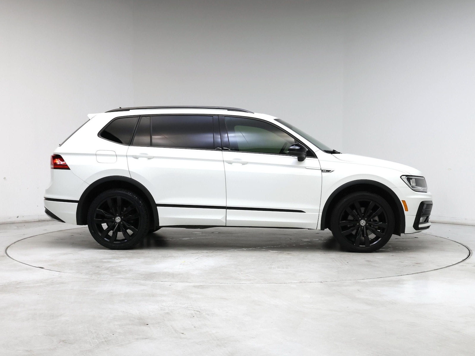 2021 Volkswagen Tiguan SE R-LINE BLACK - Photo 8