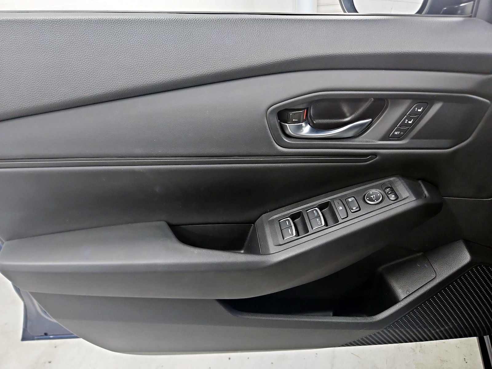 2023 Honda Accord Hybrid EX-L - Photo 13