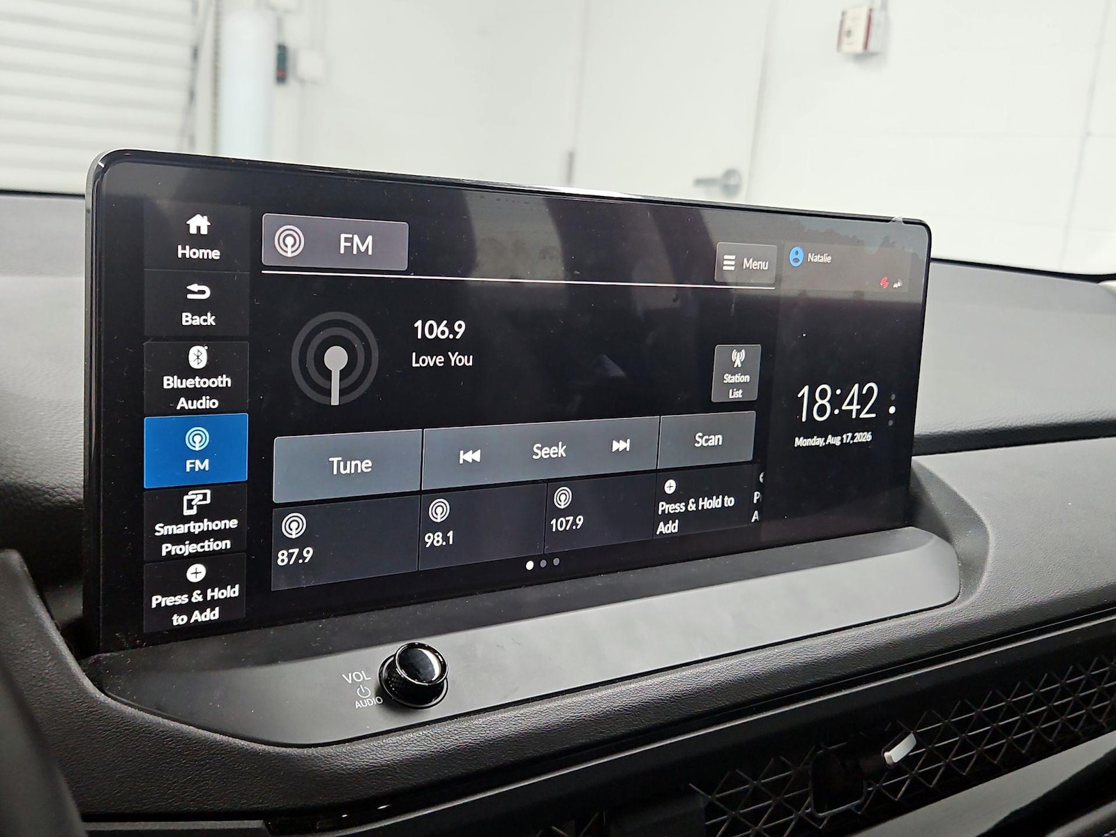 2023 Honda Accord Hybrid EX-L - Photo 15