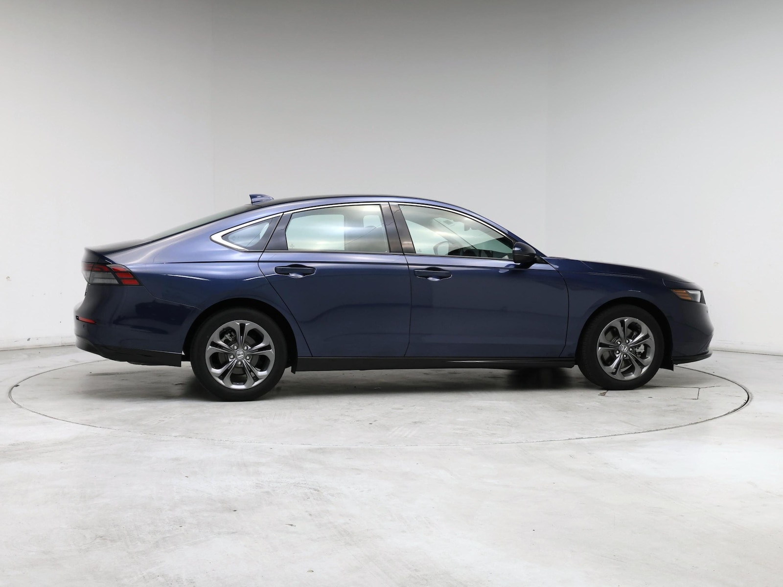 2023 Honda Accord Hybrid EX-L - Photo 8